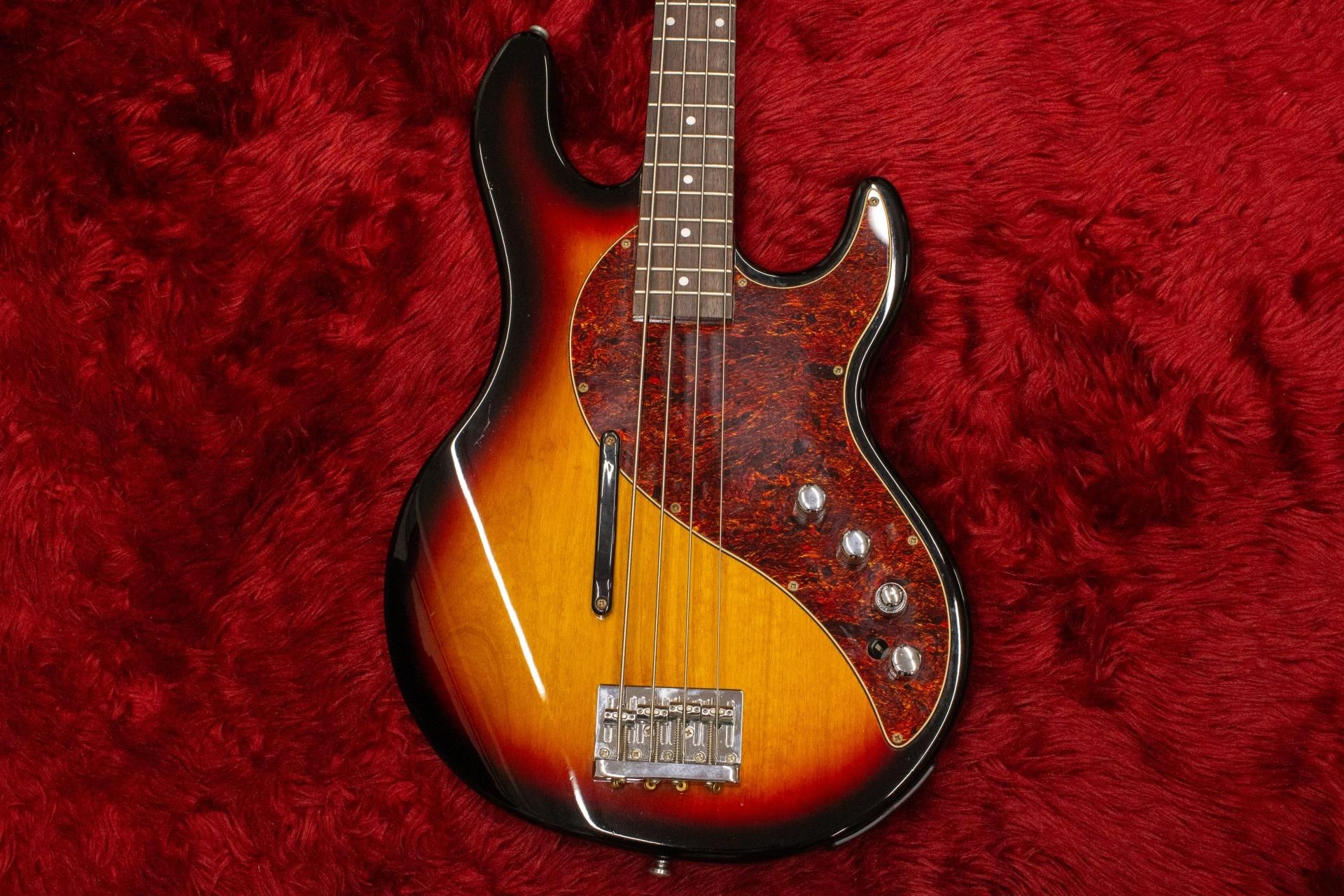 used】Line 6 / Variax Bass 700 #04121253 4.57kg【委託品