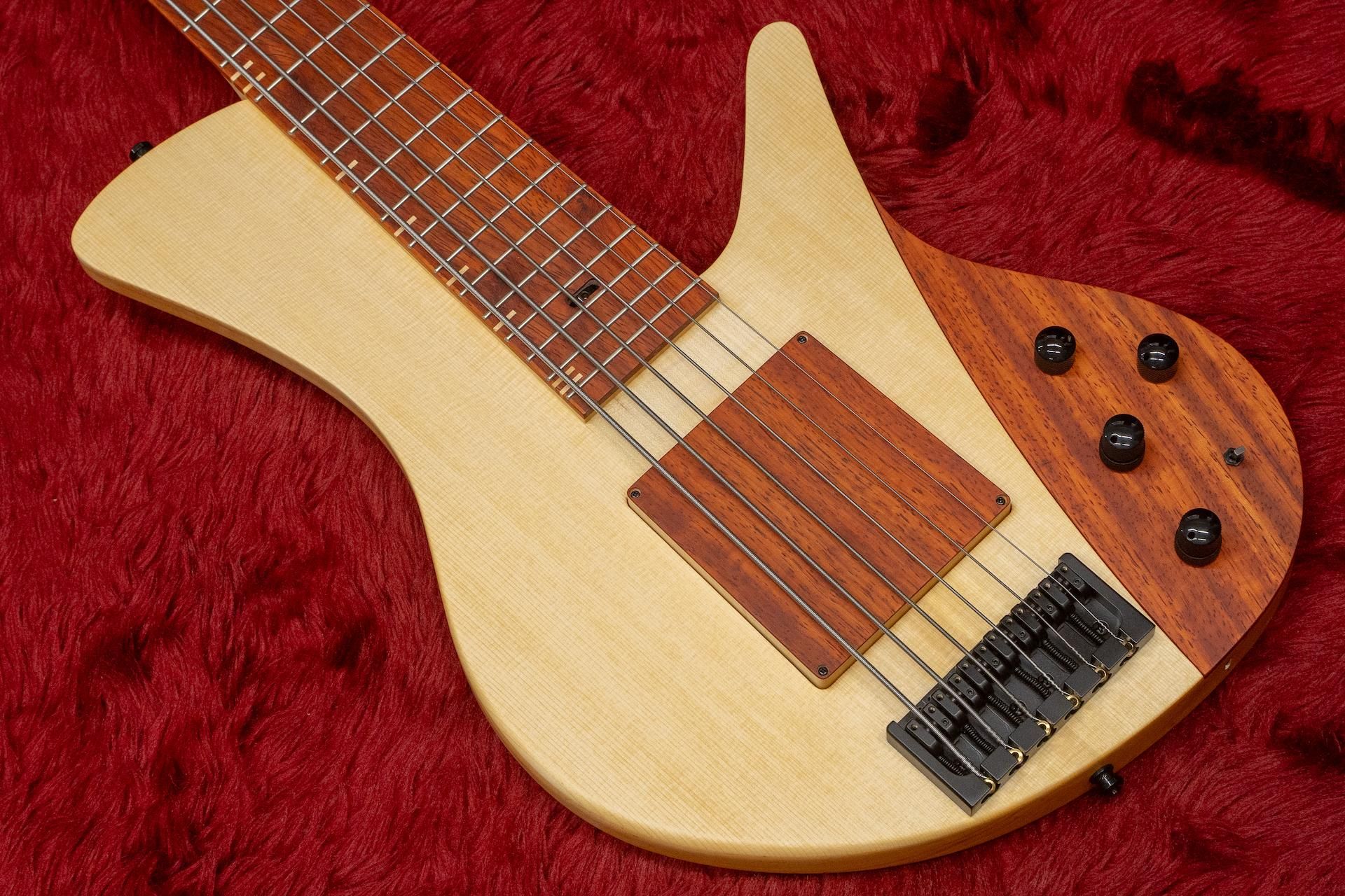 new】Ulrich Bass Design / Saulus duo spruce top 6 string new】Ulrich Bass Design / Saulus duo spruce top 6 string