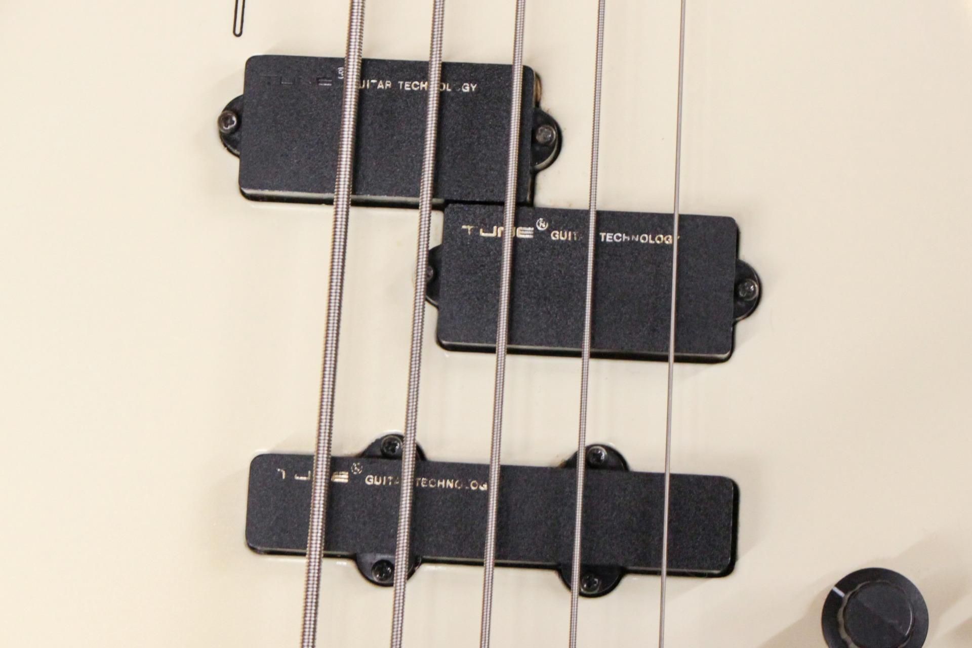 エレキベース フレットレス TUNE BASS MANIAC STANDARD エレキベース フレットレス TUNE BASS MANIAC STANDARD / レッド