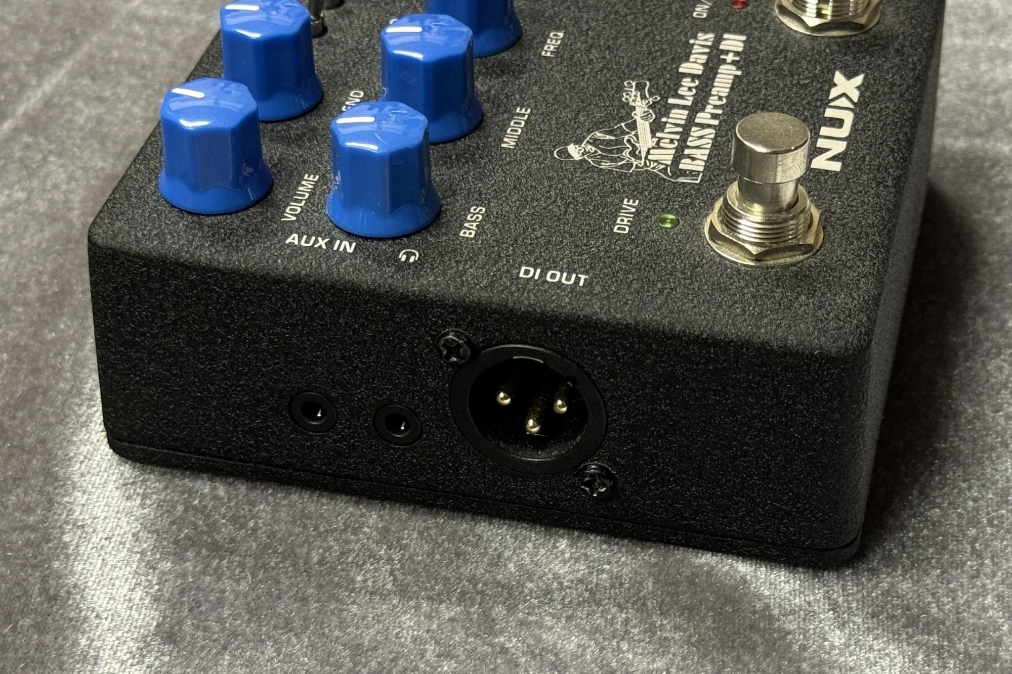 used】NUX / Melvin Lee Davis Bass Preamp + DI【GIB兵庫