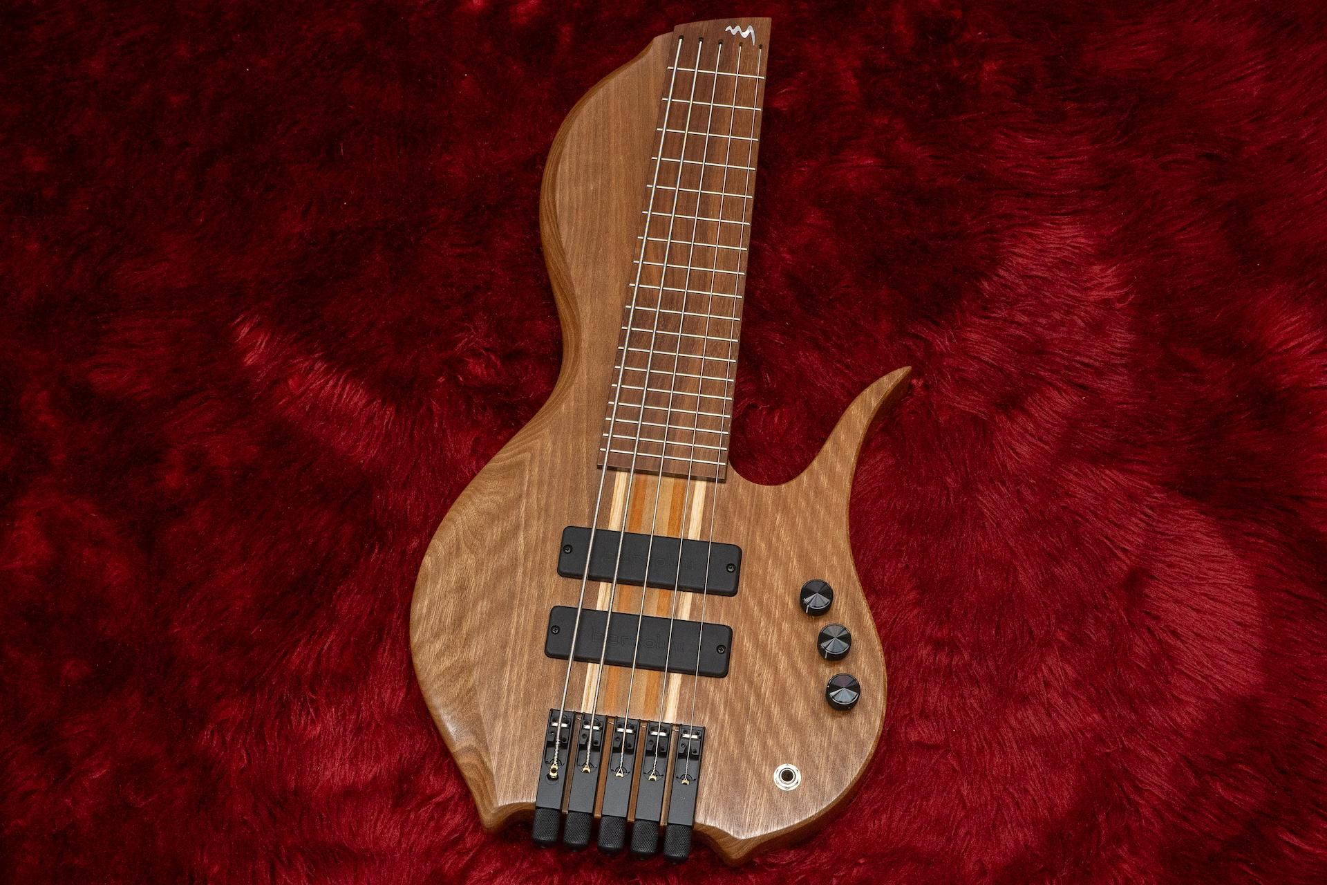 ベース yukimasa new】Maurizio Über Basses / Miezo 18/5 Flamed Nyato NT #M23101