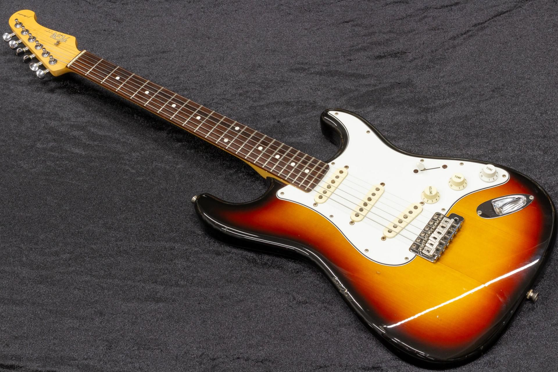 FgN エレキギター JST-5R 2013年製 ソフトケース付属
