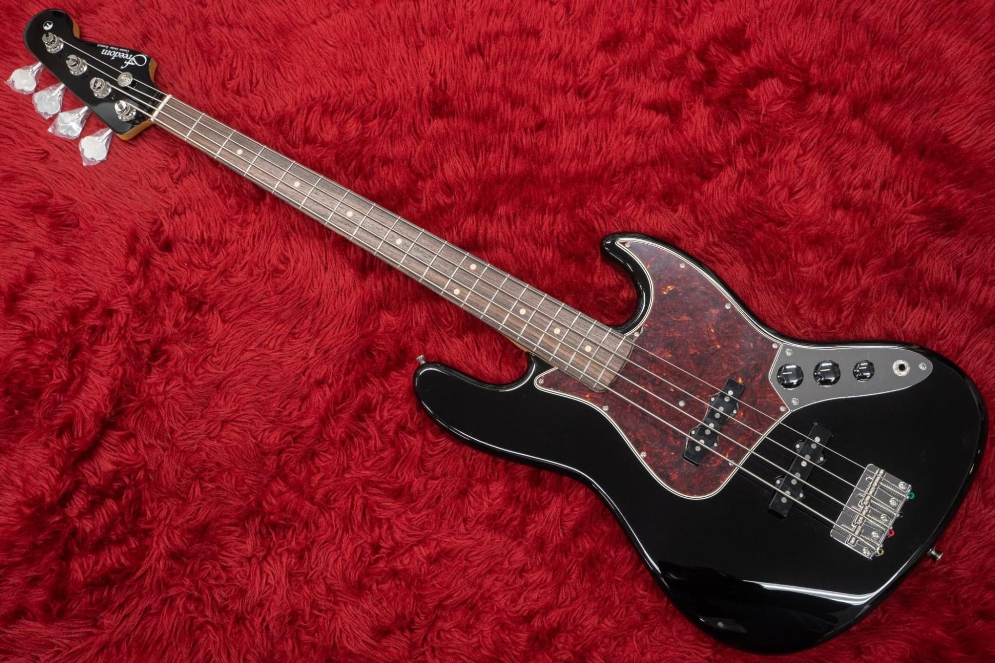 new】Freedom Custom Guitar Research / C.S. R.S. JB/BLK 4.185 new】Freedom Custom Guitar Research / C.S. R.S. JB/BLK 4.185