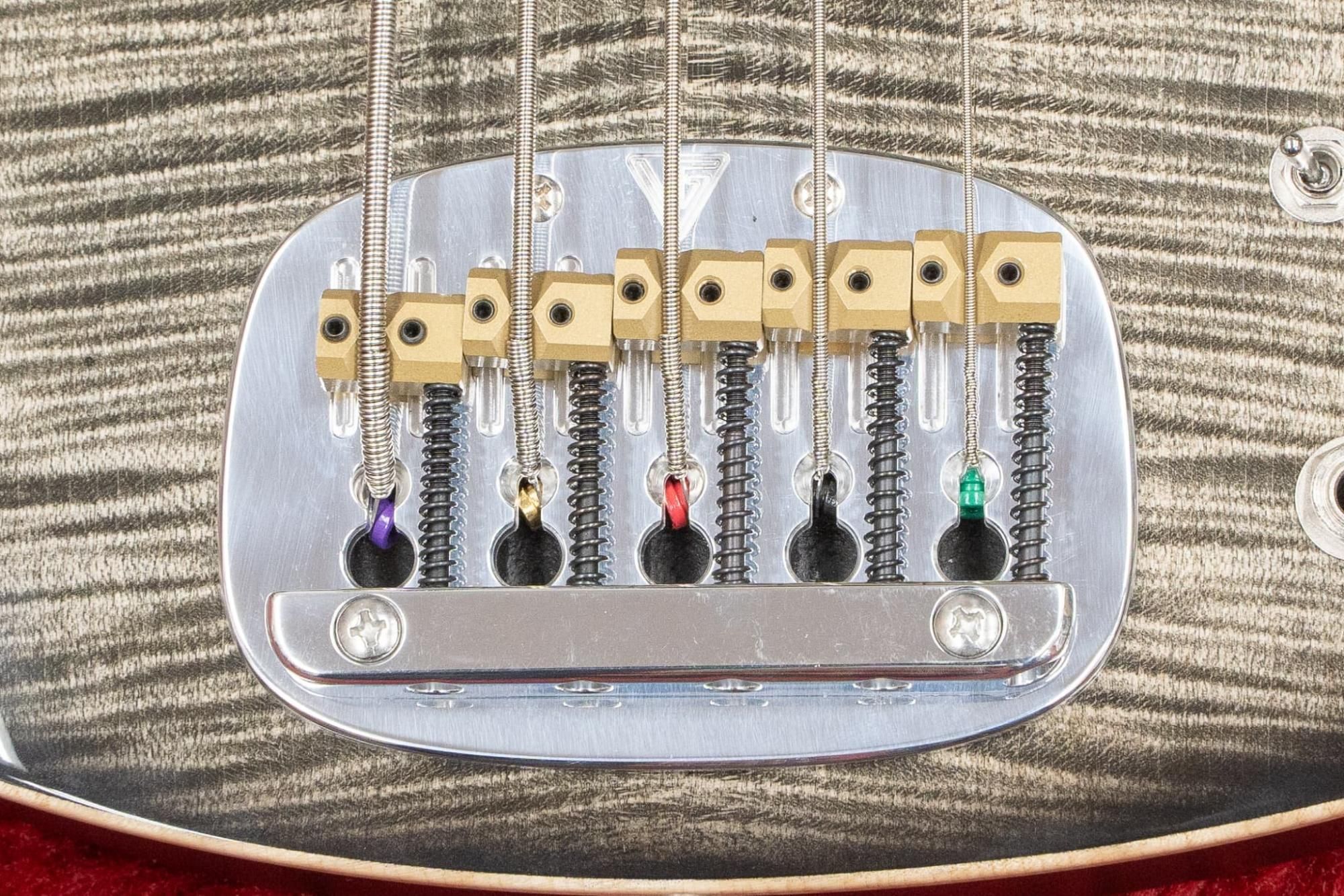 Valiant エレキギター ブラック Valiant エレキギター ブラック まだ誰も知らないマニアックな個性派