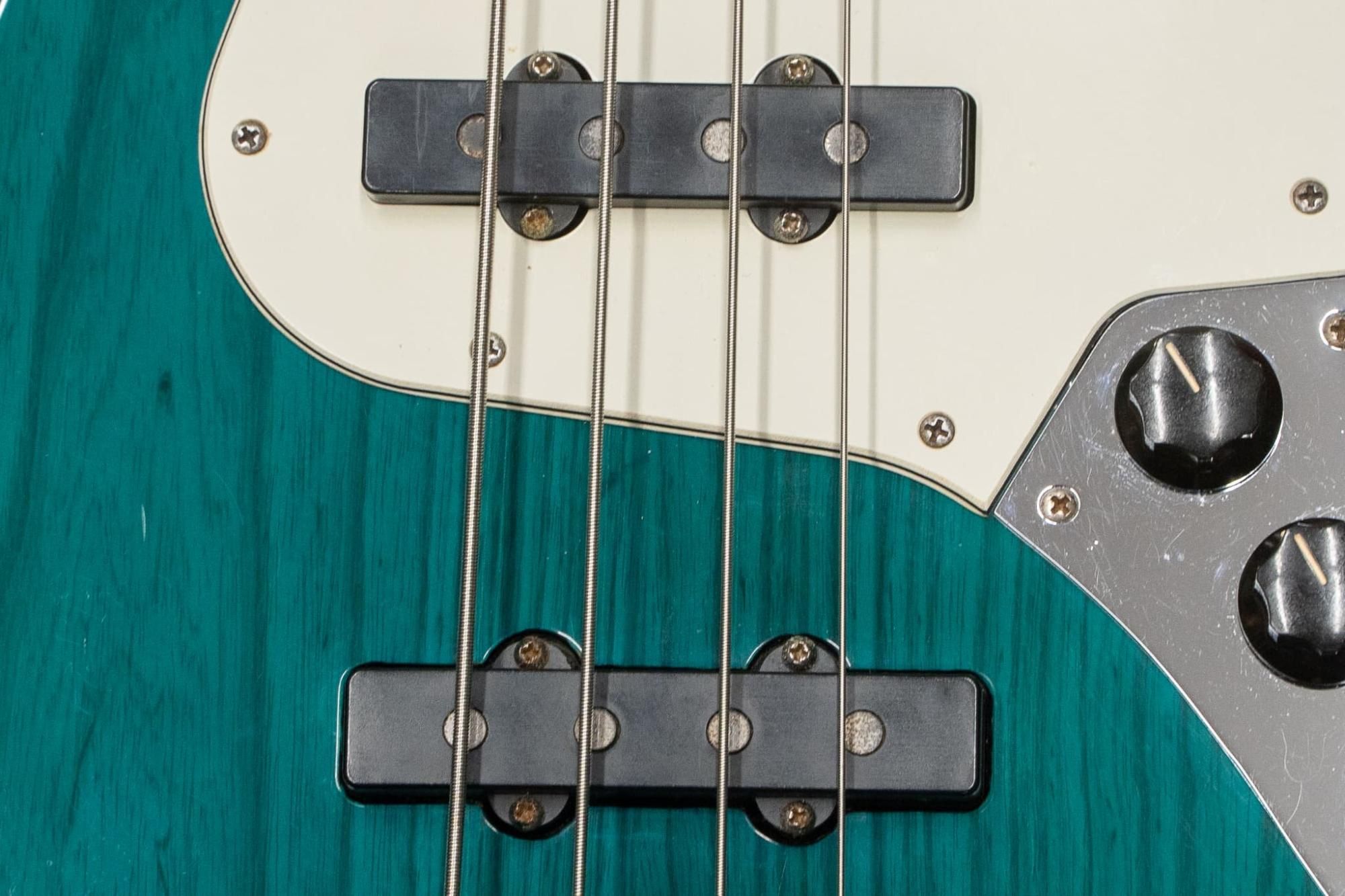 used】Fender / American Deluxe Jazz Bass 4st Teal Green used】Fender / American Deluxe Jazz Bass 4st Teal Green