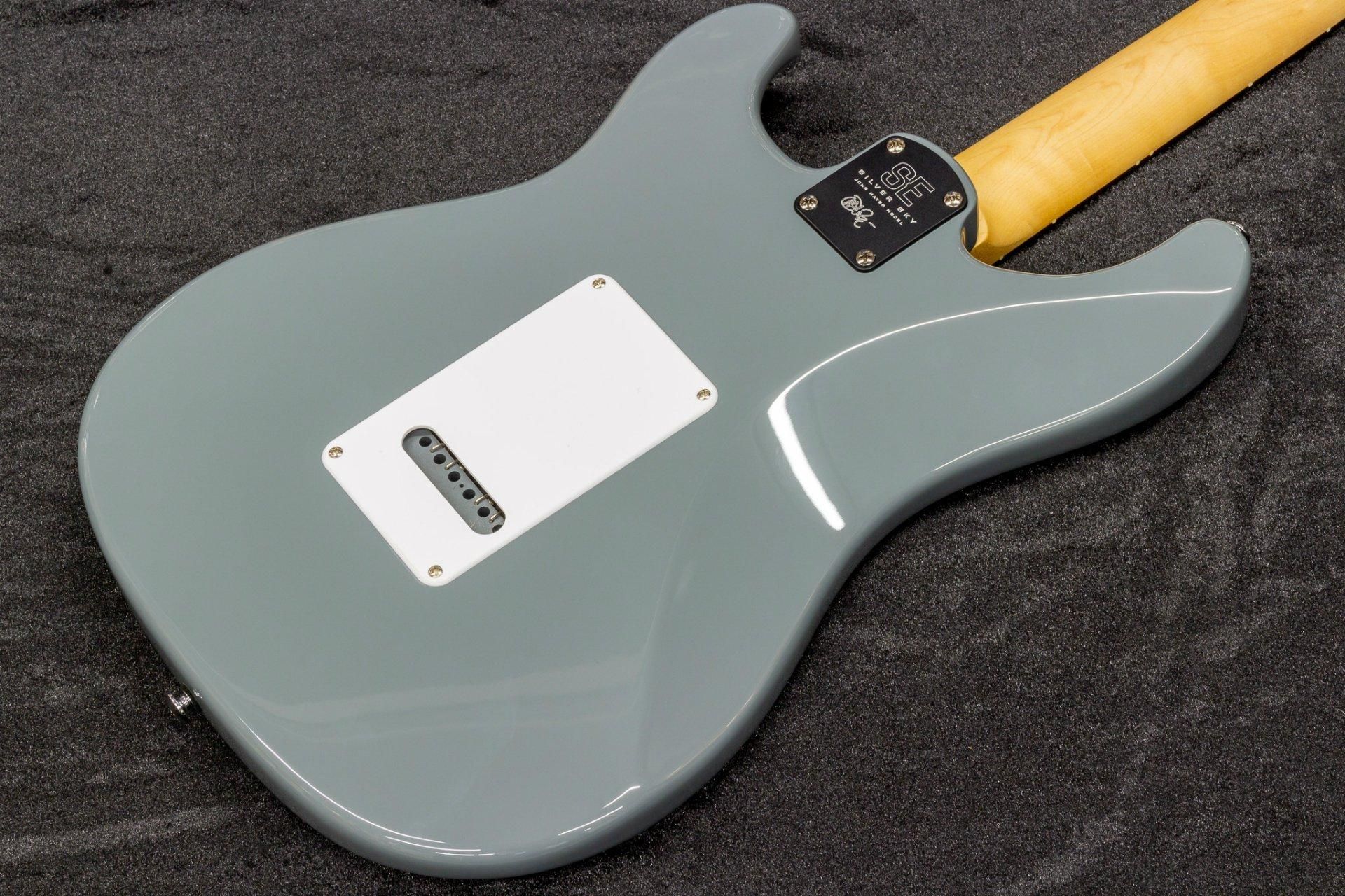 クロスリー ペイテレフォン シルバー(銀)　レプリカ ステンレス 豪華なストーンが魅力的なクロスネックレス シルバー