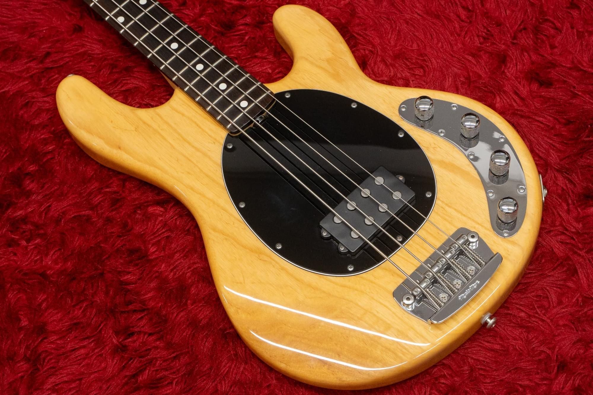 used】Ernie Ball Music Man / Stingray 3EQ NAT 2005 4.775kg used】Ernie Ball Music Man / Stingray 3EQ NAT 2005 4.775kg