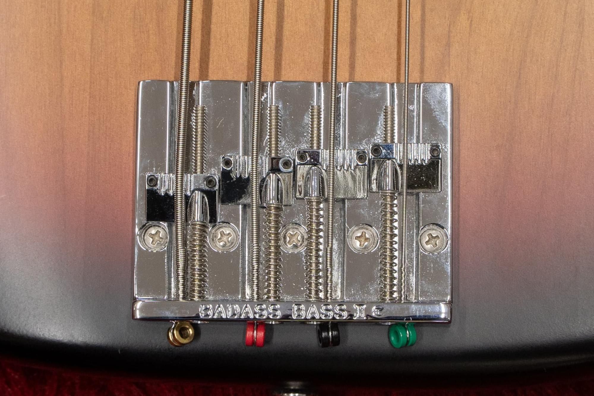 used】Fender / Highway One Precision Bass 3-Color Sunburst used】Fender / Highway One Precision Bass 3-Color Sunburst