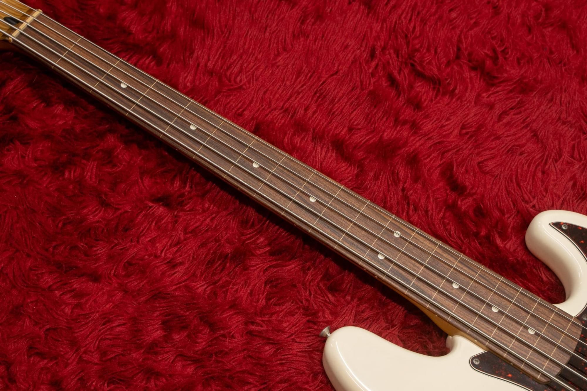 used】Fender / Deluxe Active Jazz Bass V 1998-1999 4.740kg used】Fender / Deluxe Active Jazz Bass V 1998-1999 4.740kg
