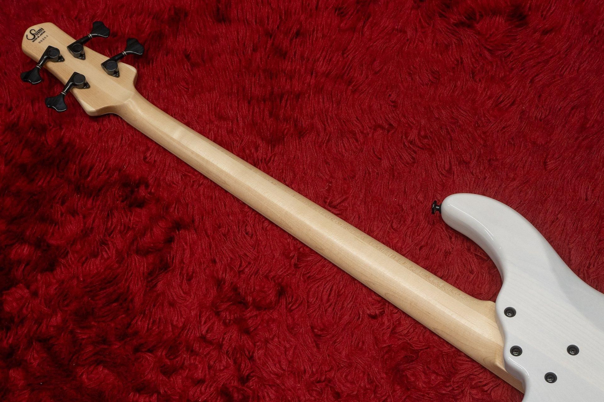 STR LS42 4弦ベース 24フレット アクティブ STR LS42 4弦ベース 24