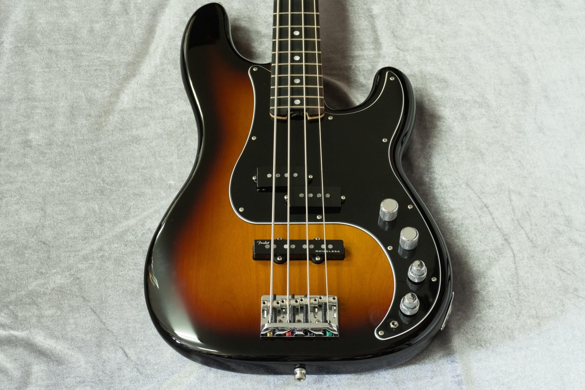 2018 Fender Ltd Edition American Elite Jazz Bass 5 Surf