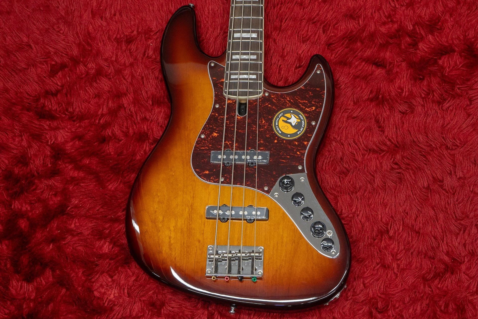 マーカス×Sireの大定番5弦ベースが「V7 ASH REISSUE 5-String