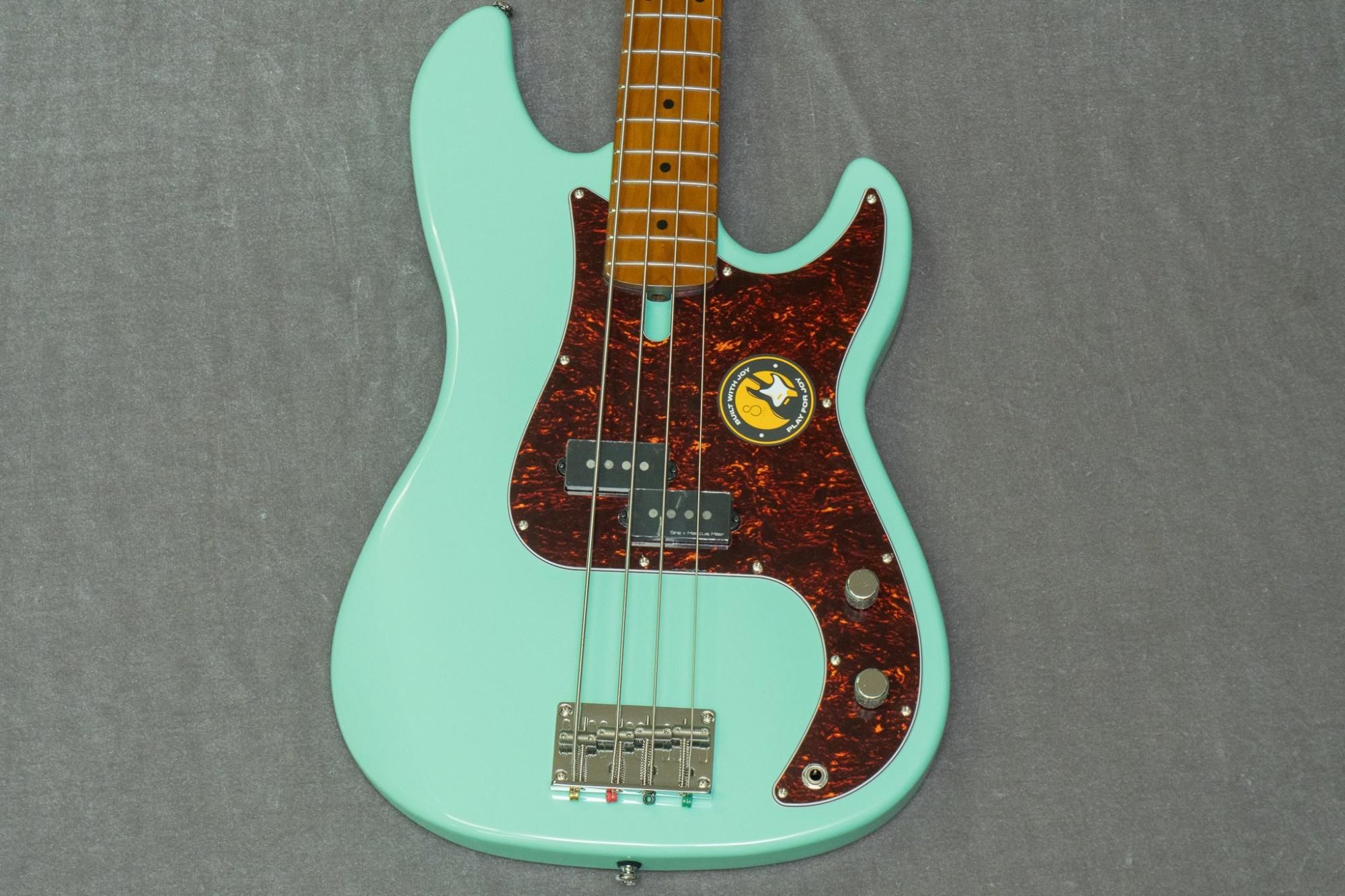 ベース sire P5 Sire Marcus MIller P5 4-String