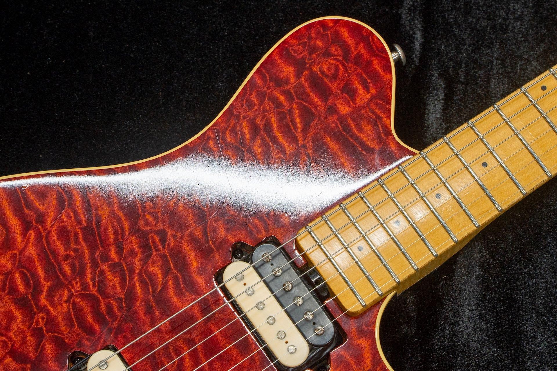 used】Musicman / AXIS EX Hi-End Guitars Translucent Red used】Musicman / AXIS EX Hi-End Guitars Translucent Red