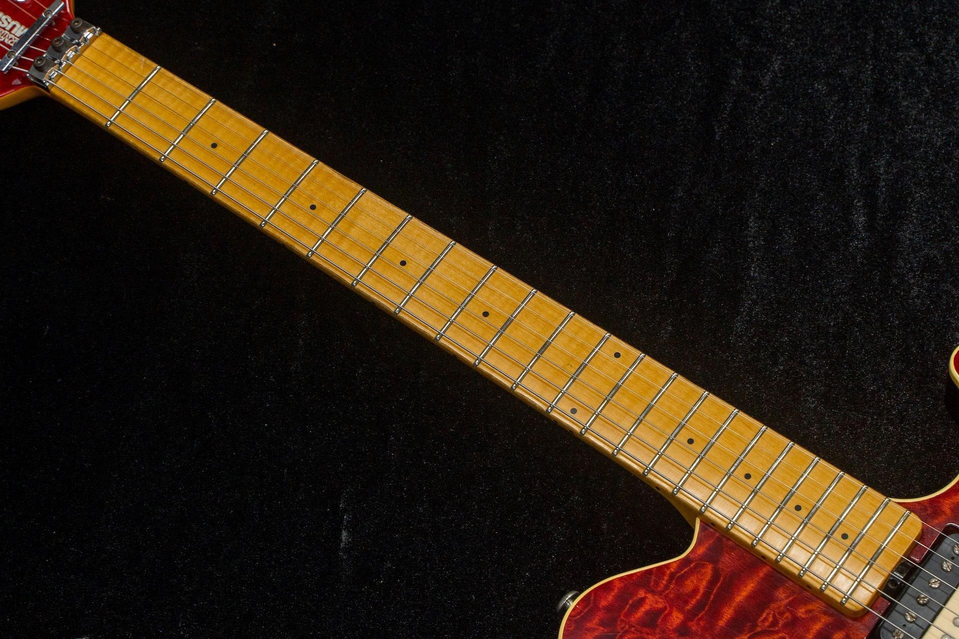 used】Musicman / AXIS EX Hi-End Guitars Translucent Red used】Musicman / AXIS EX Hi-End Guitars Translucent Red