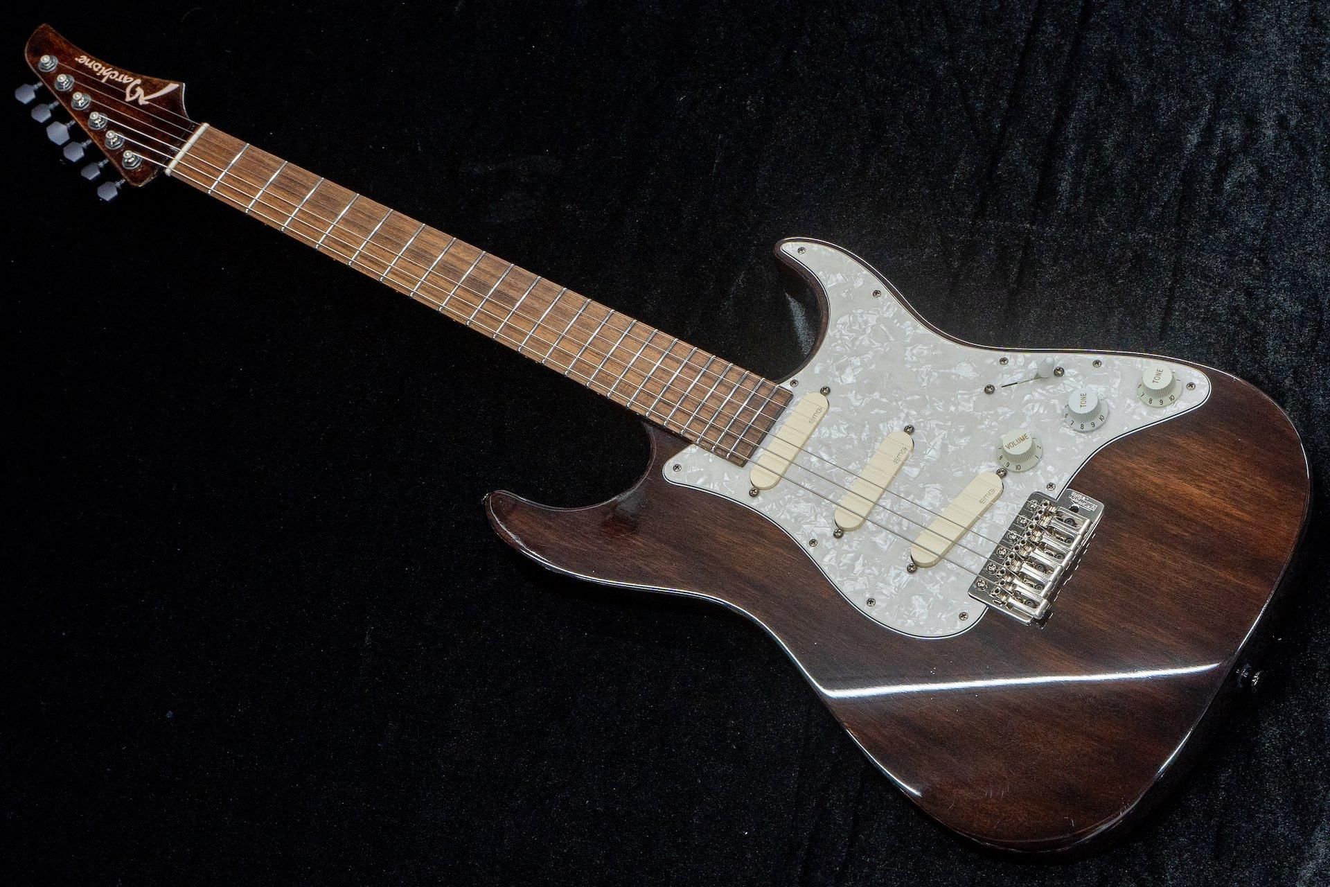Marchione Vintage Tremolo 最初期 Vintage Tremolo Solid Body, Classic Design, Modern