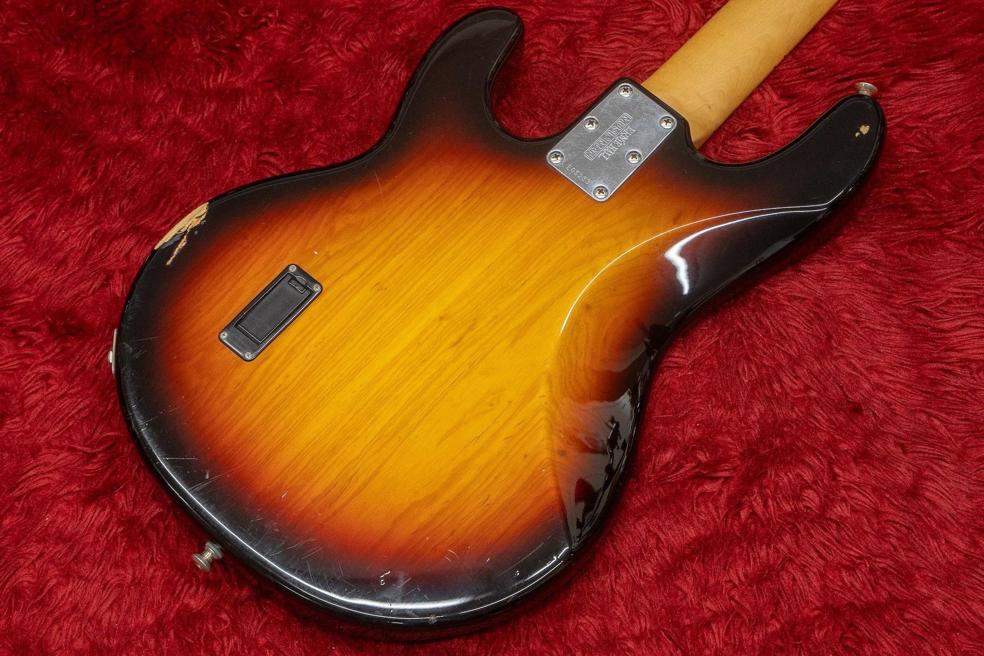 used】Ernie Ball Music Man / StingRay Vintage Sunburst 1998