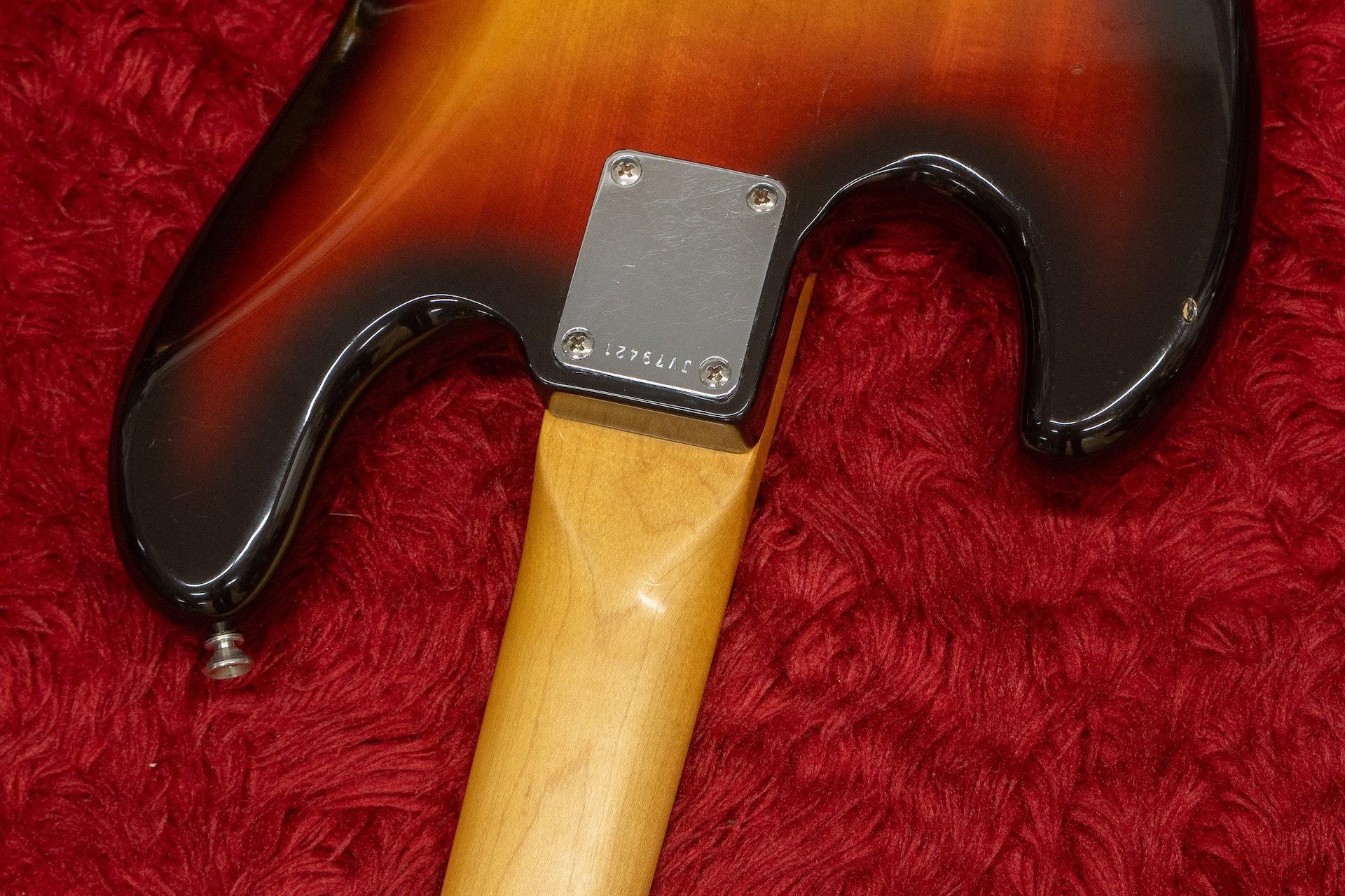 used】Squier by Fender / Jazz Bass 1983 3.995kg #JV79421 used】Squier by Fender / Jazz Bass 1983 3.995kg #JV79421