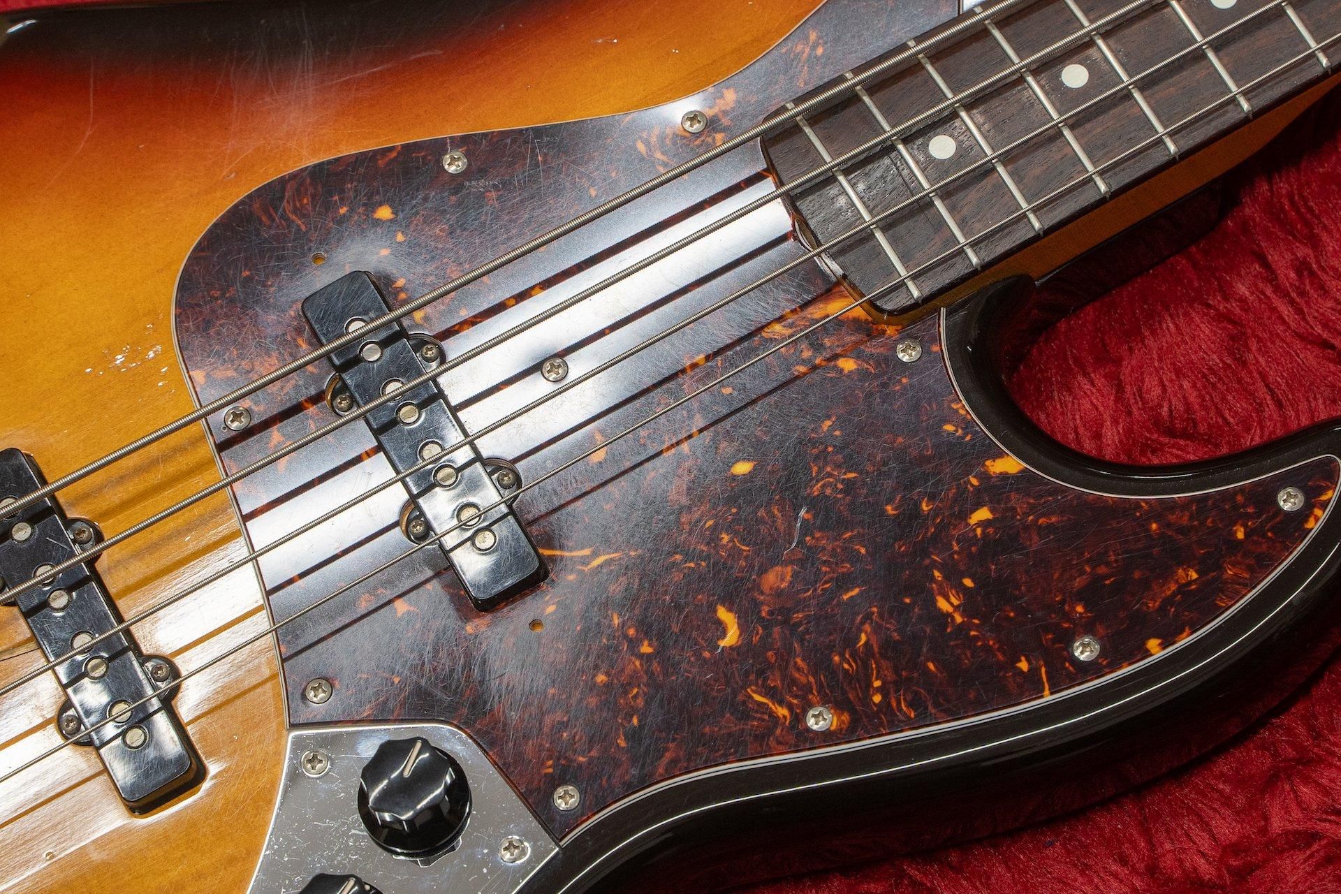 used】Squier by Fender / Jazz Bass 1983 3.995kg #JV79421 used】Squier by Fender / Jazz Bass 1983 3.995kg #JV79421
