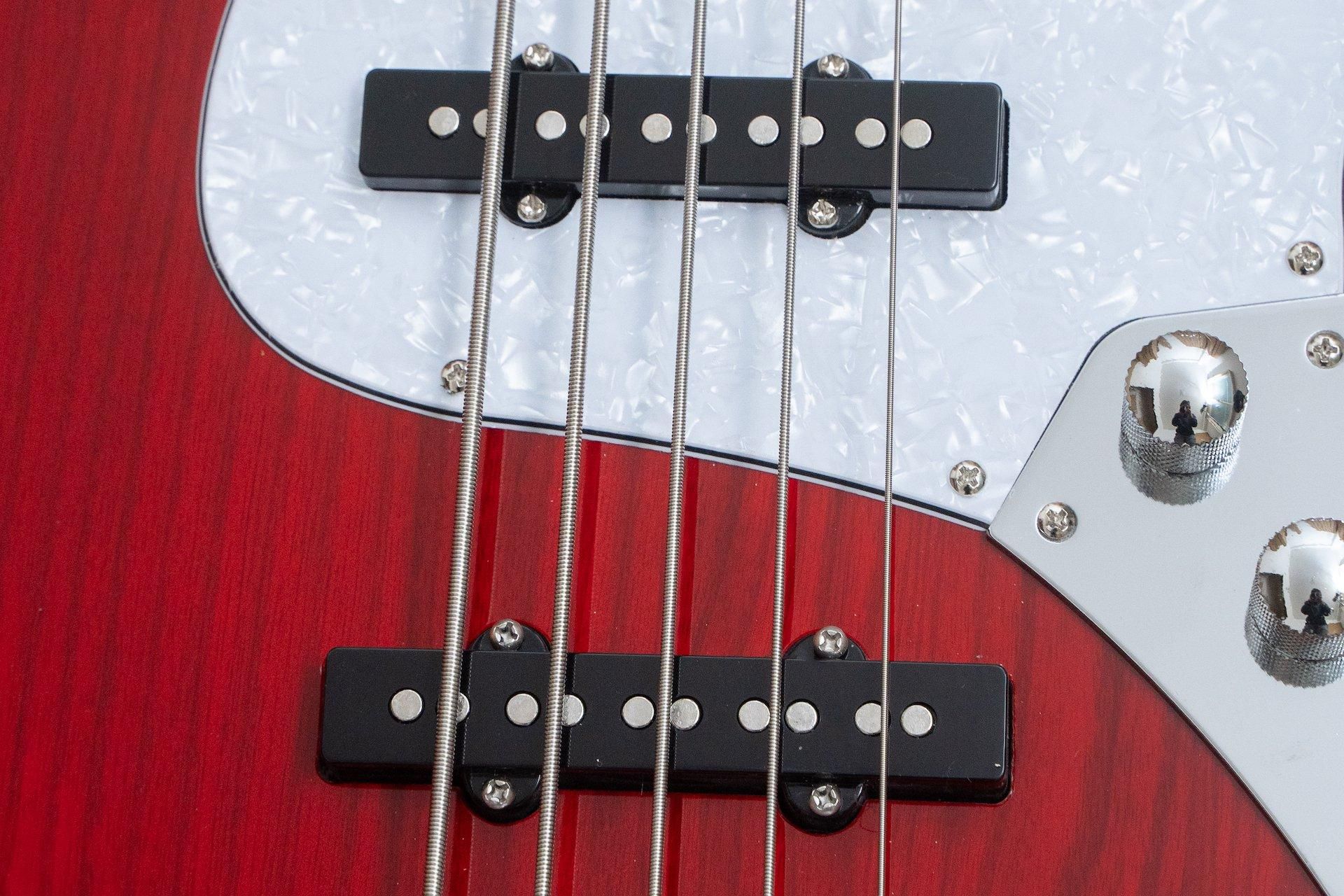 new】woofy basses / ONE series Cavalier 5 M Red - Geek IN Box