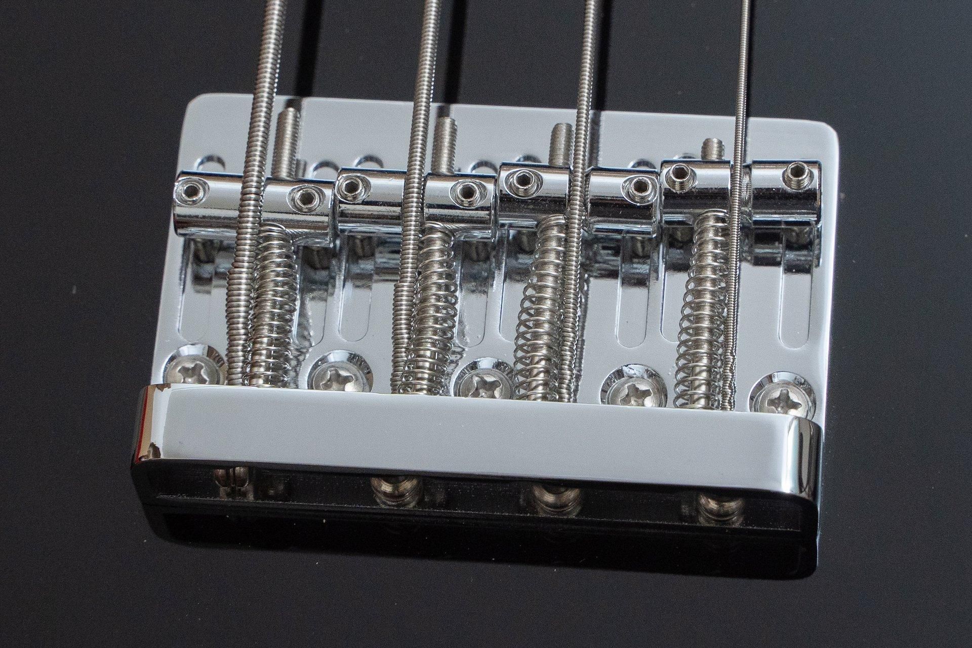 new】woofy basses / ONE series Cavalier 4 Black - Geek IN Box