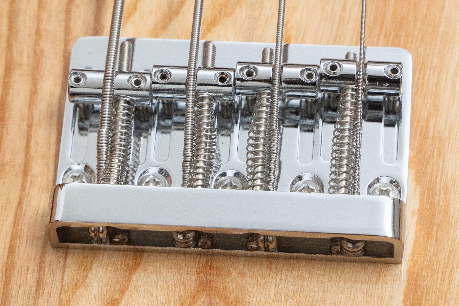 new】woofy basses / ONE series Cavalier 4 Natural - Geek IN Box