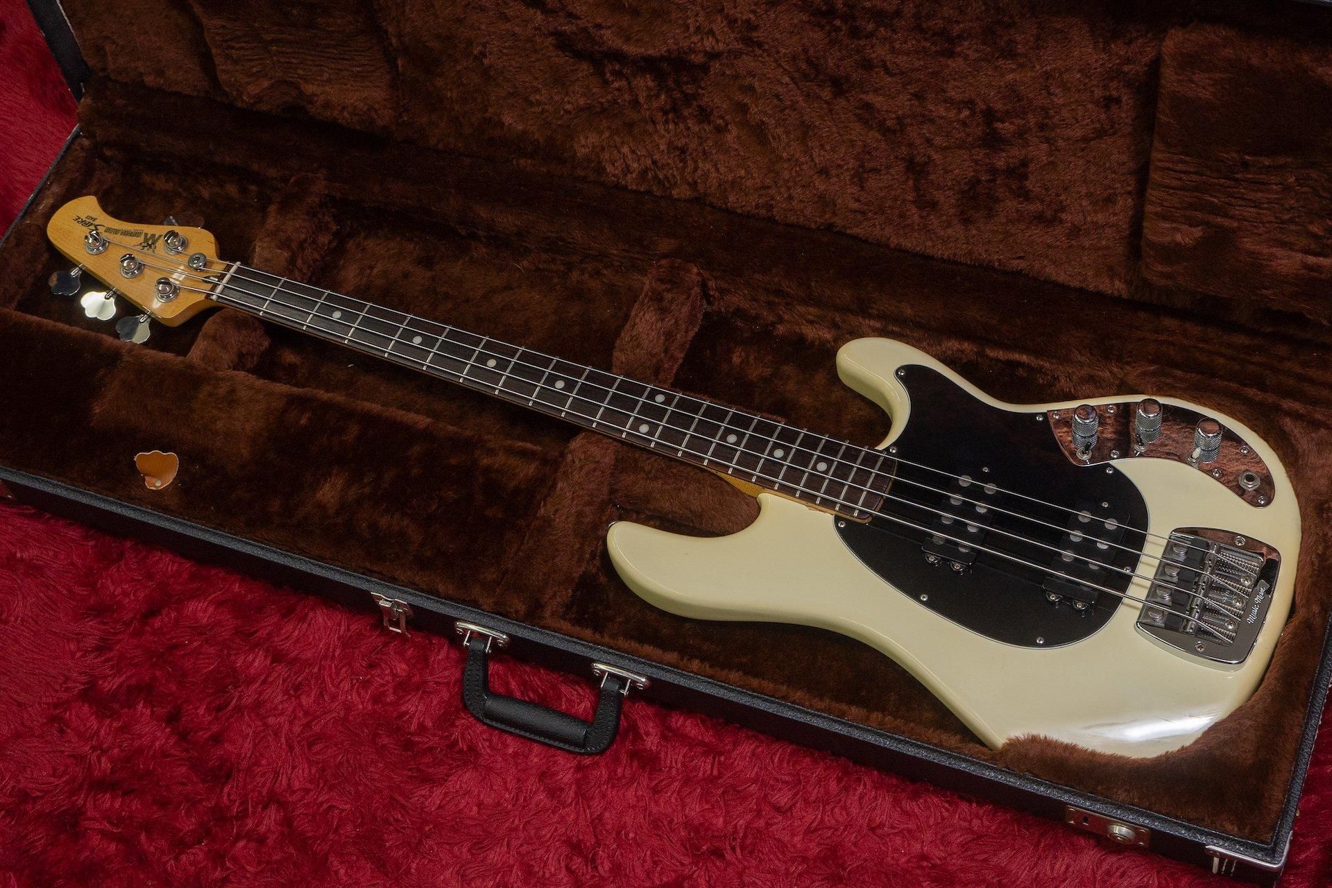 used】Music Man / Sabre Bass Pre Ernie white 1980 4.785kg