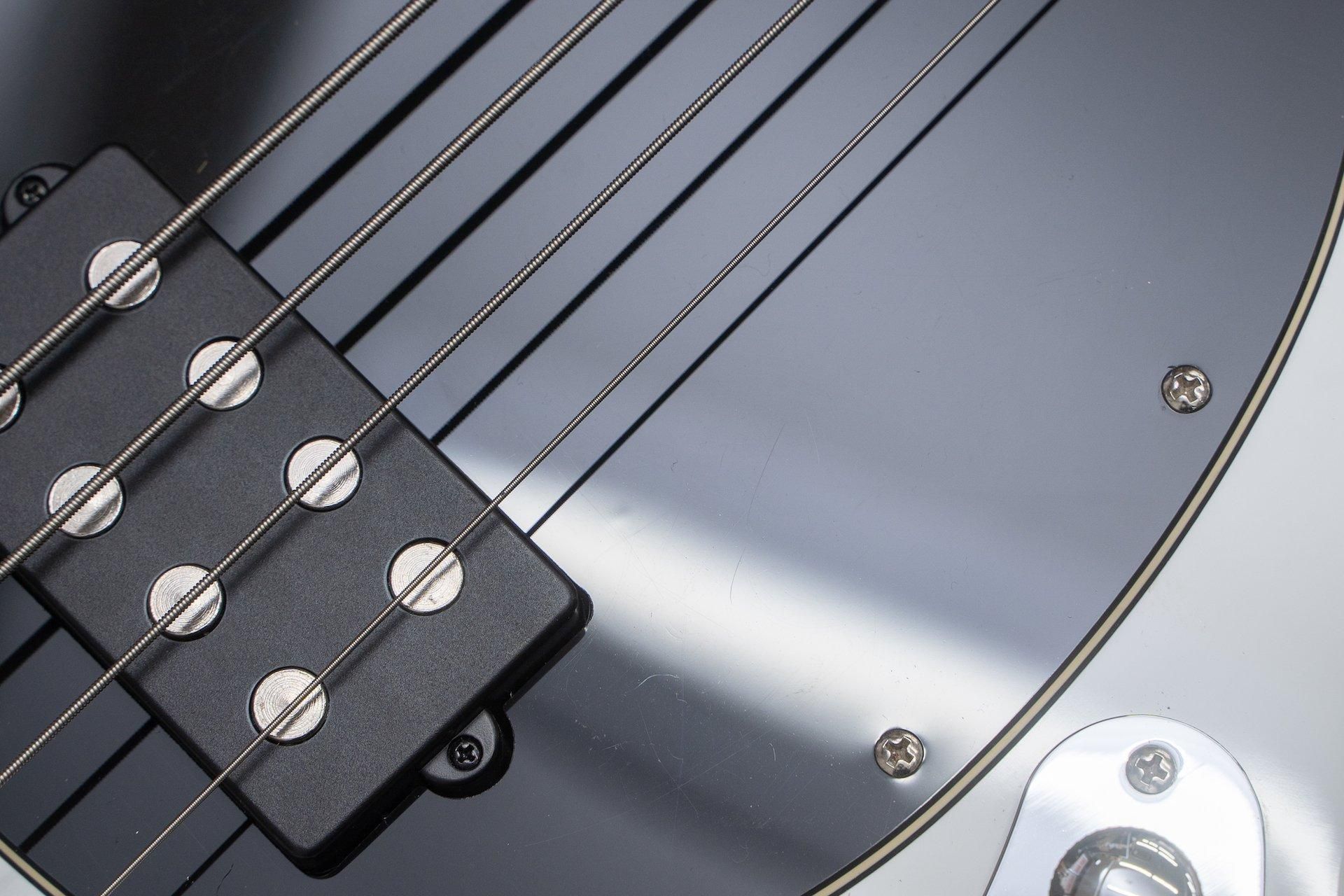Sterling by Music Man SUB StingRay ベース 白 Sterling by musicman SUB StingRay RAY4 (JAT) - vintage cream