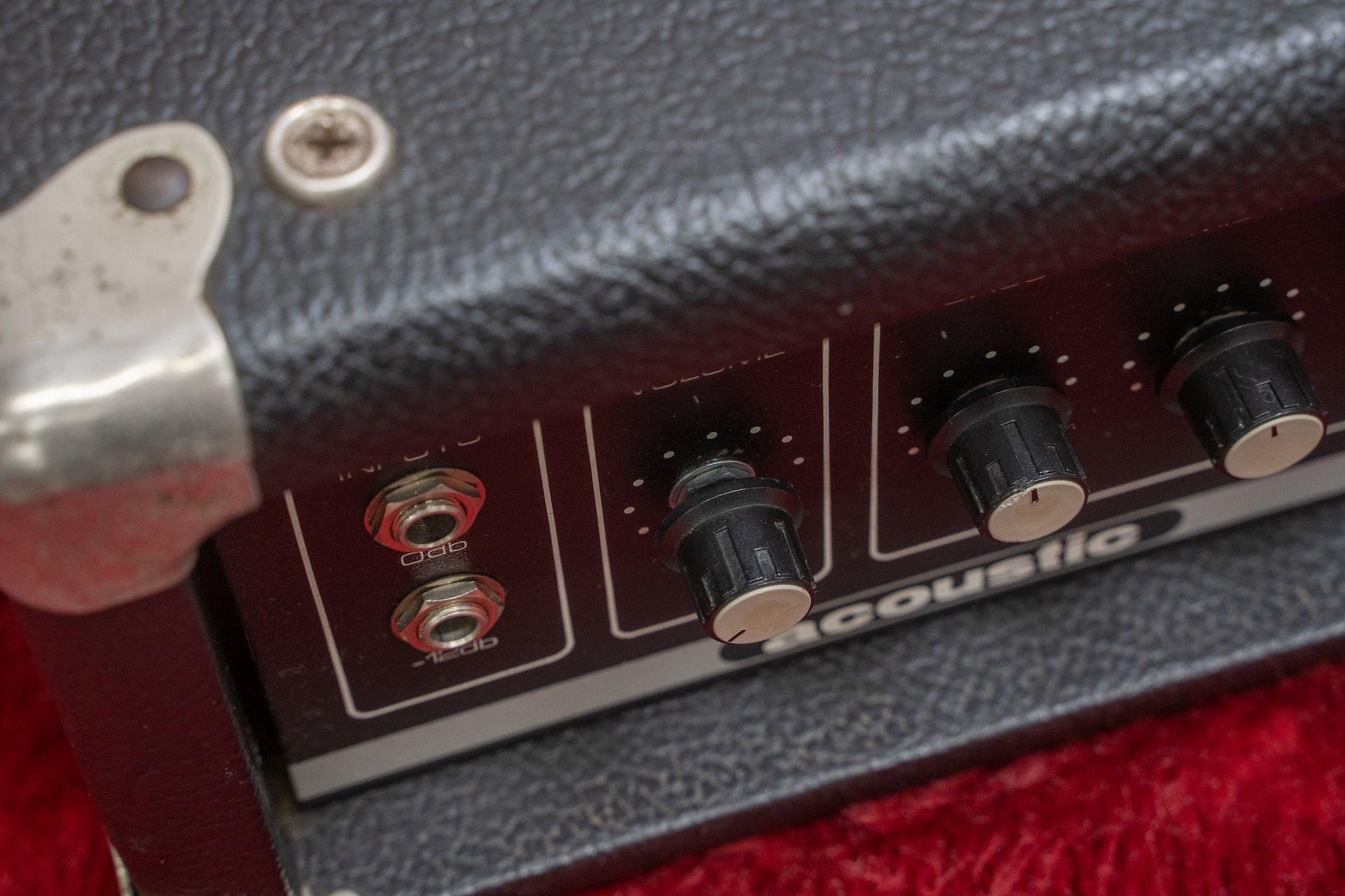 used】Acoustic / B220 Bass Amp 220W【GIB横浜】 - Geek IN Box