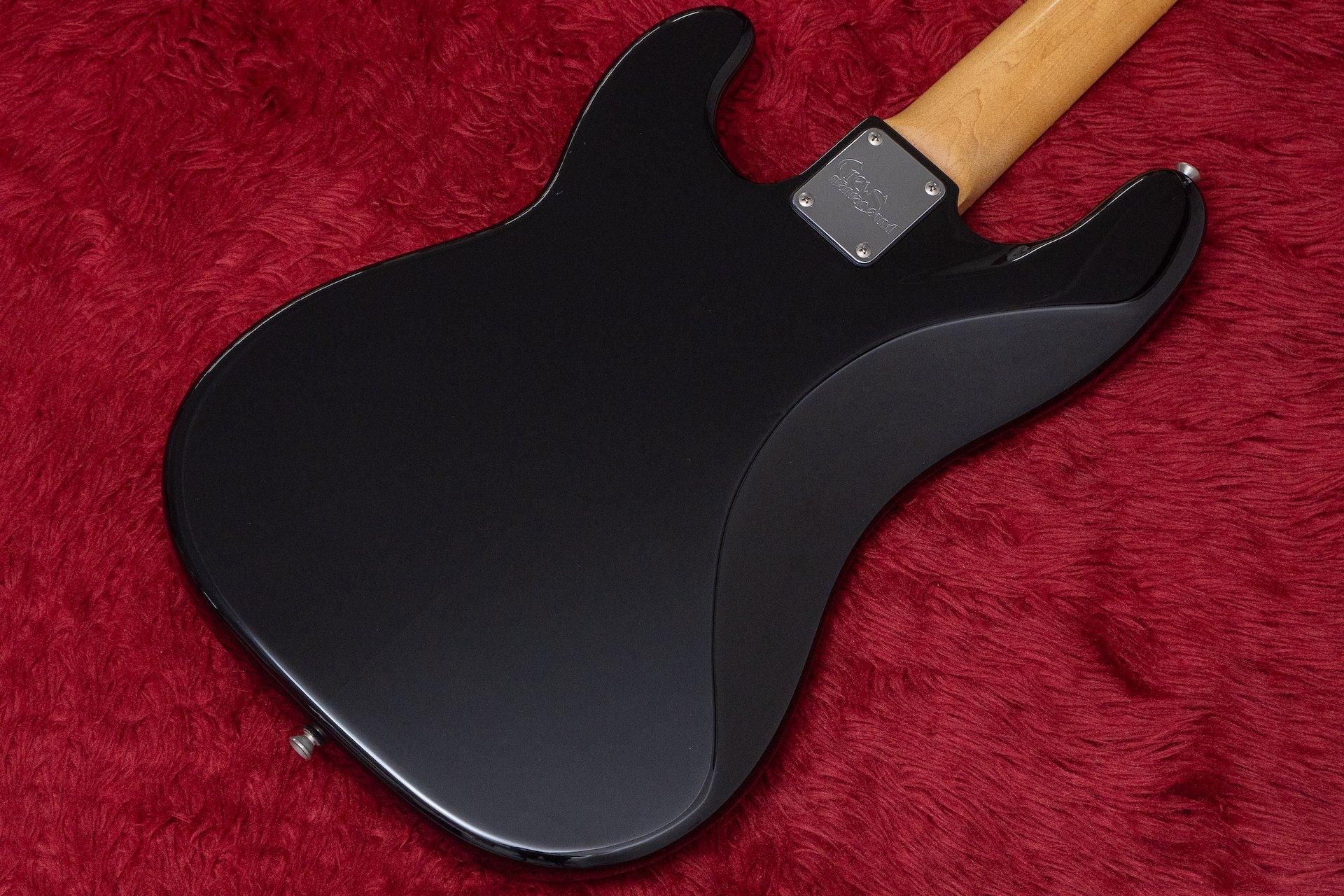 npbdhb_active_black_04.jpg