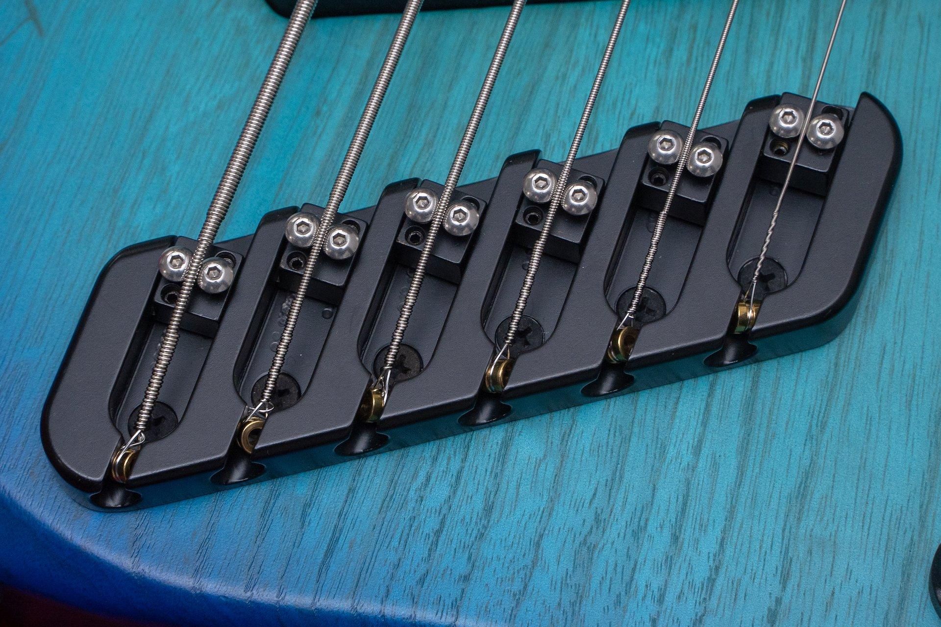 ベース Dingwall ABZ 6 Whale Blue Burst 6st The ABZ is the lightest 6-string we make. Whalepoolburst has