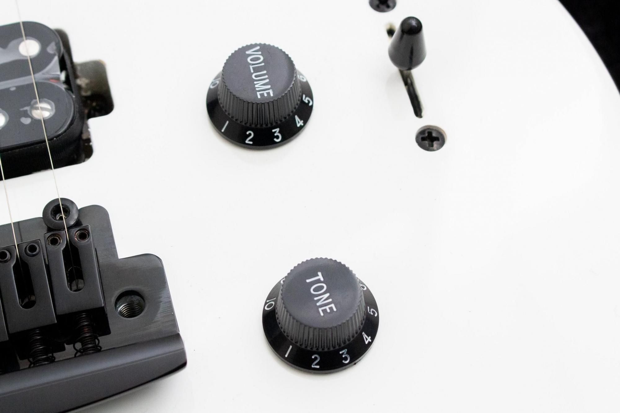 outlet】Sterling by MusicMan / SUB AXIS WHITE #B144815 3.615kg