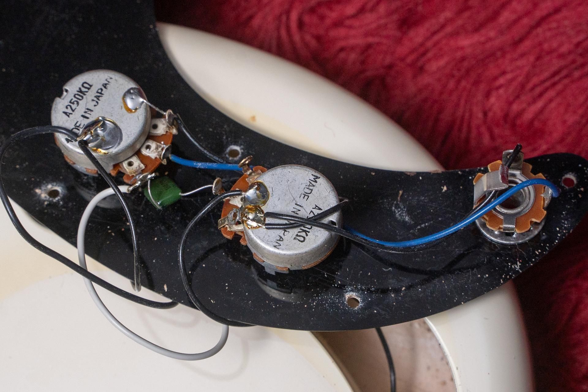 Fender ブラック ほとんど使われていません Kawasaki / 24~ELIMINATOR/SE (8BL-EL400A) POWERBOX インナー