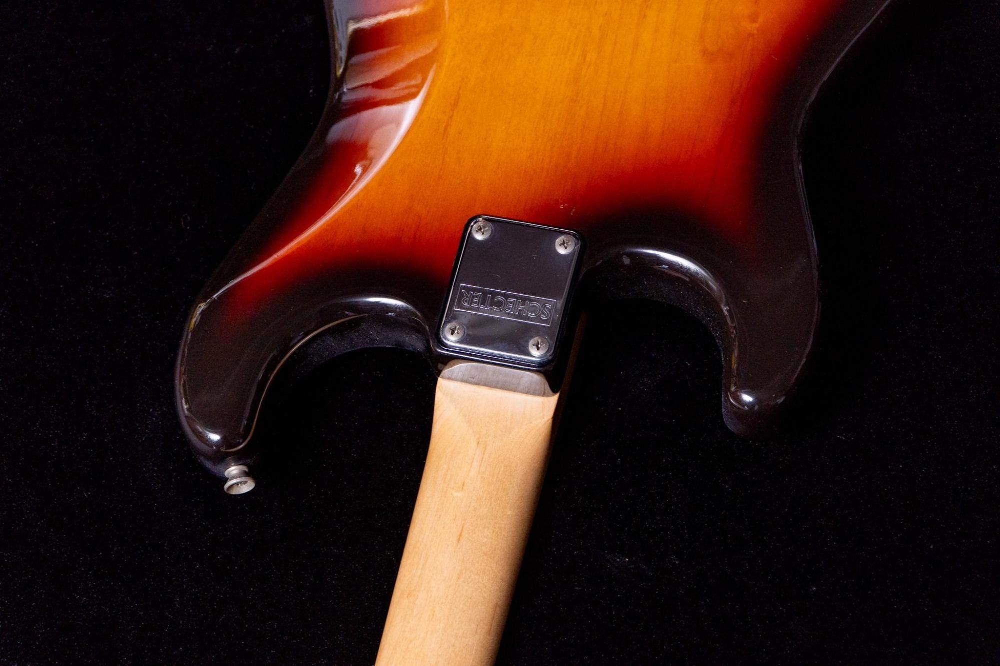Folk & Bluegrass :: G9230 Bobtail™ Square-Neck A.E.
