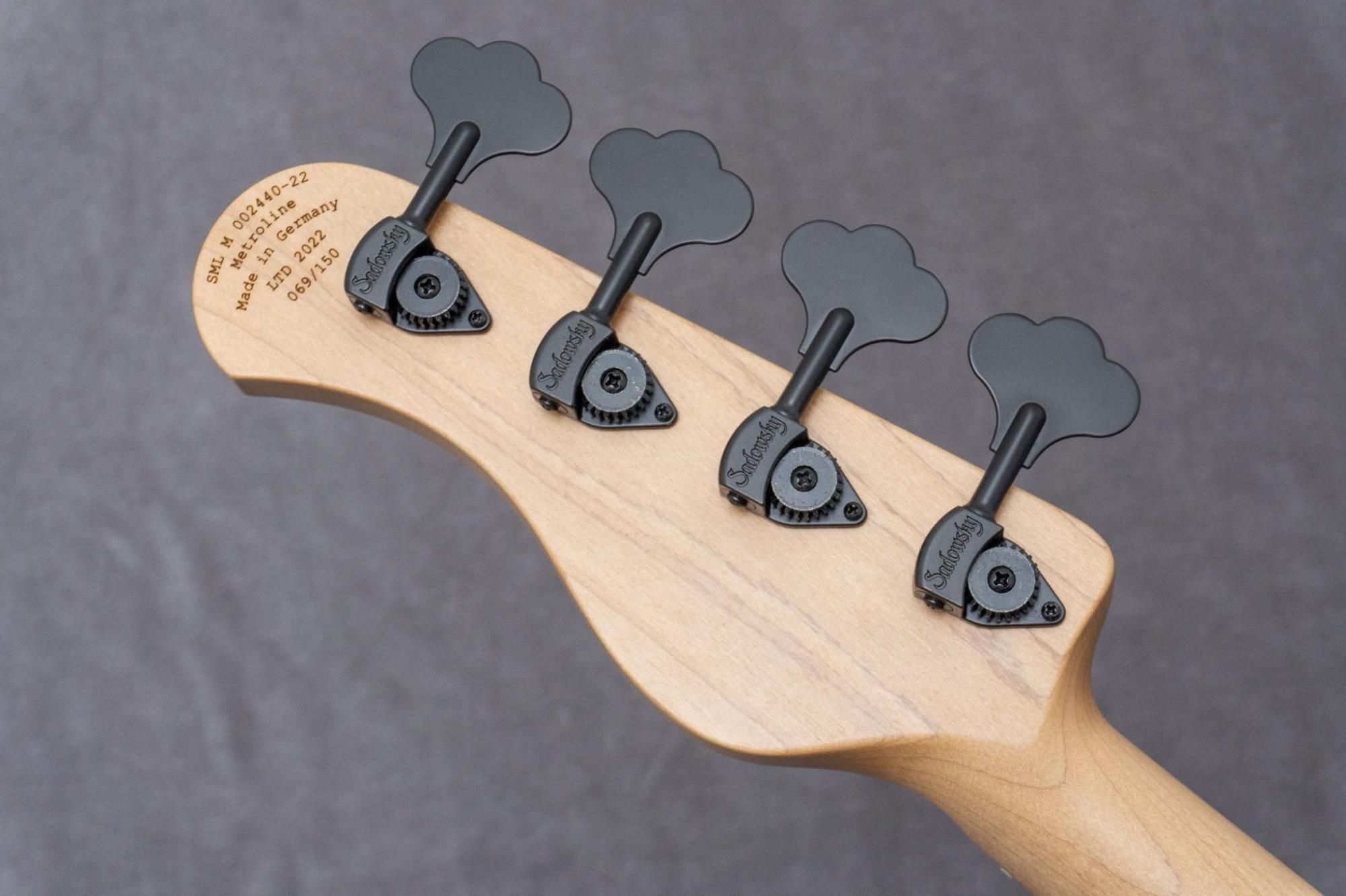 Sadowsky 日本製メトロライン MV4 美品 2019年頃製造 Sadowsky 日本製メトロライン MV4 美品 2019年頃製造 Sadowsky