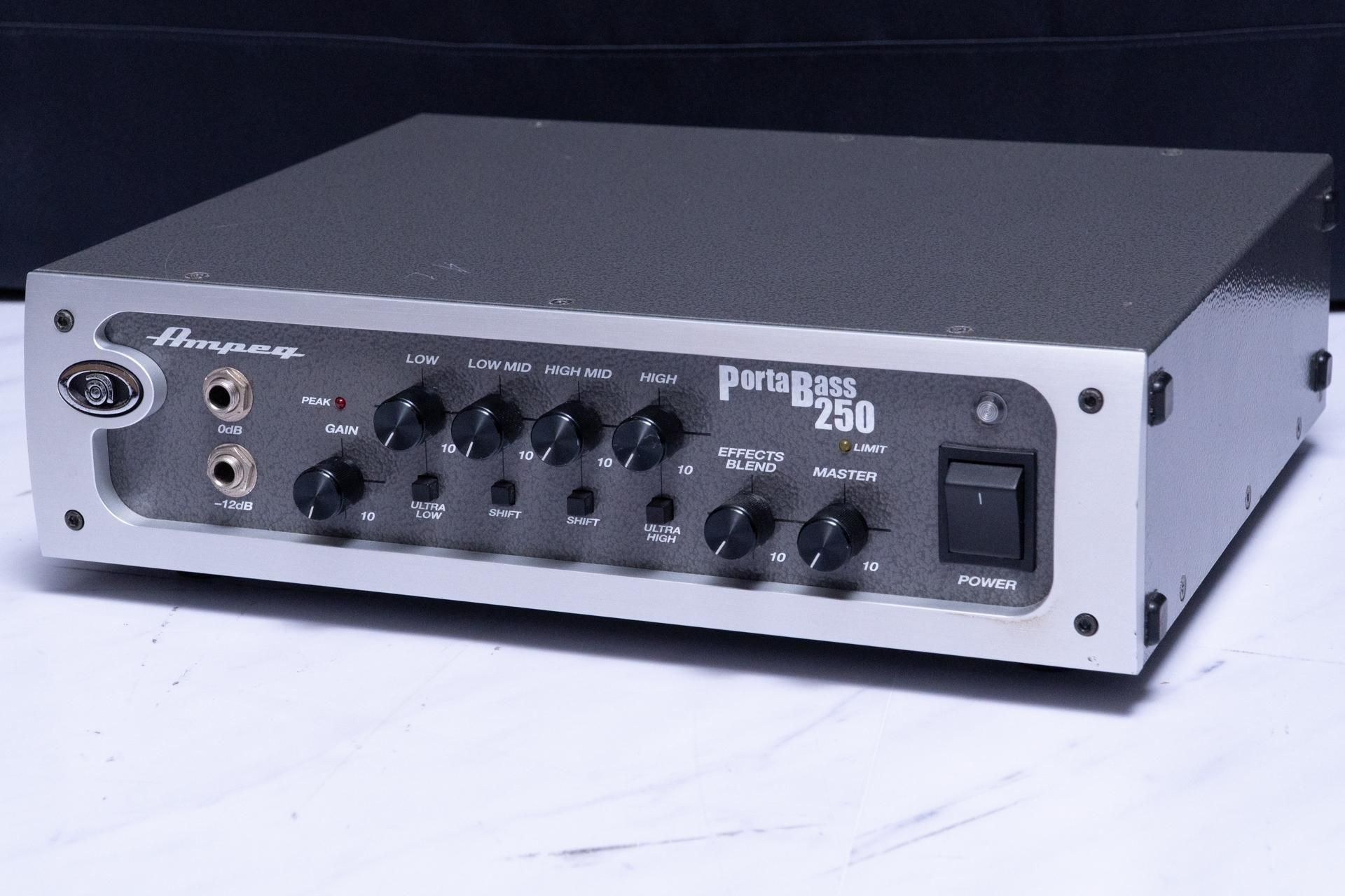 8759】 AMPEG PORTABASS 250 小型アンプヘッド