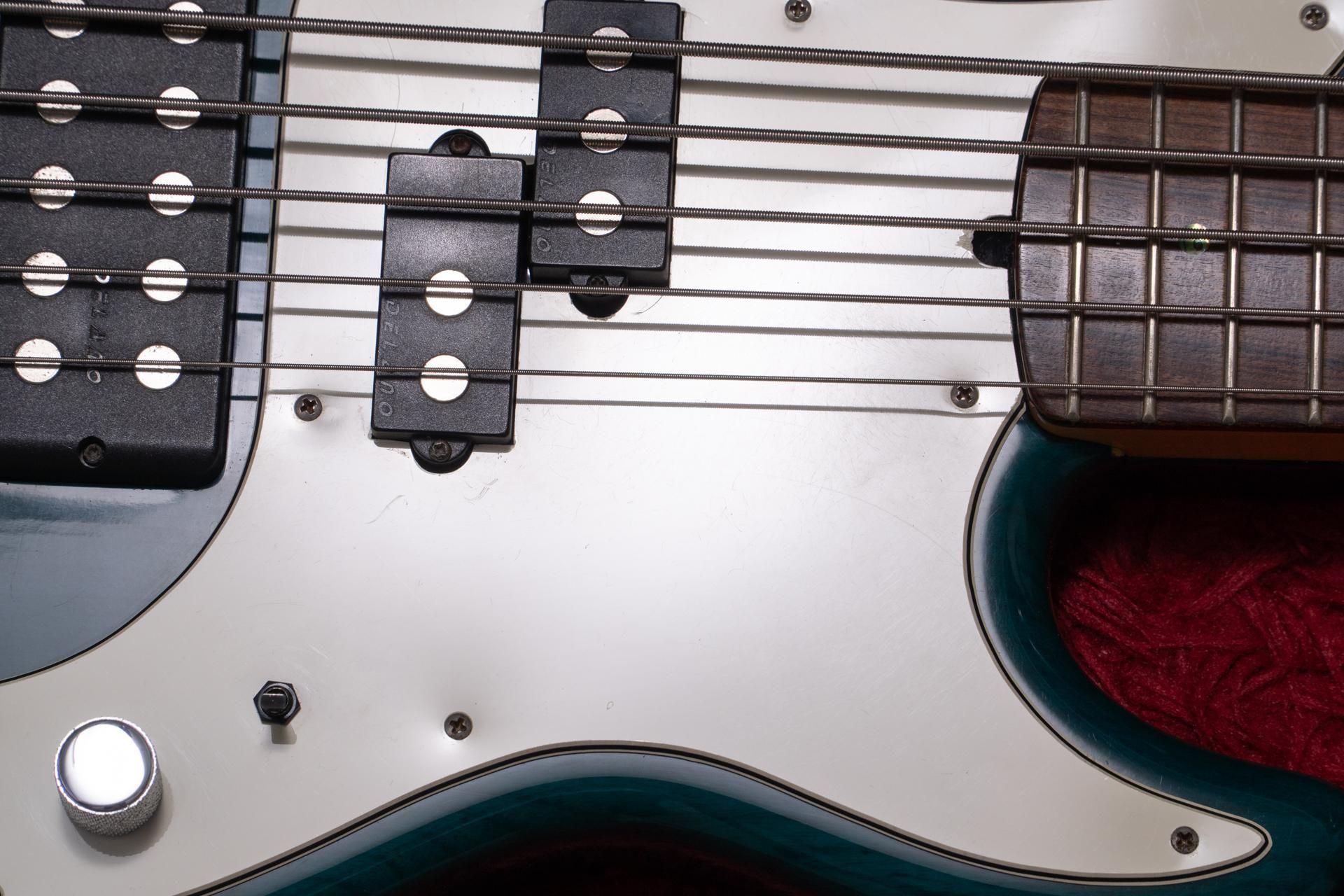 ベース Fender American Deluxe Precision Bass V Fender American Deluxe Precision Bass V 2000 - 2006 | Reverb