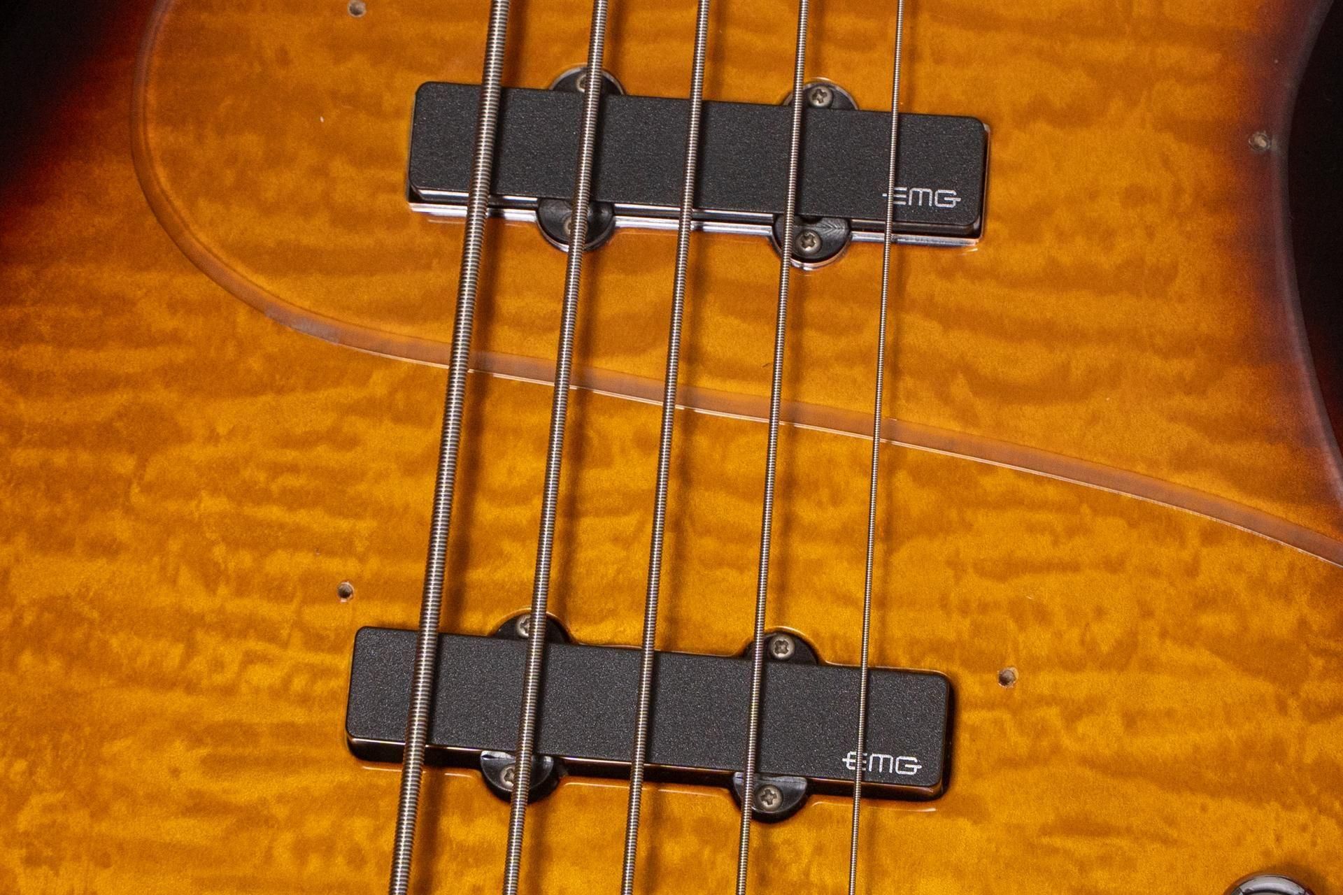 Seymour Duncan ジャズベース ネックが強く音良し Seymour Duncan