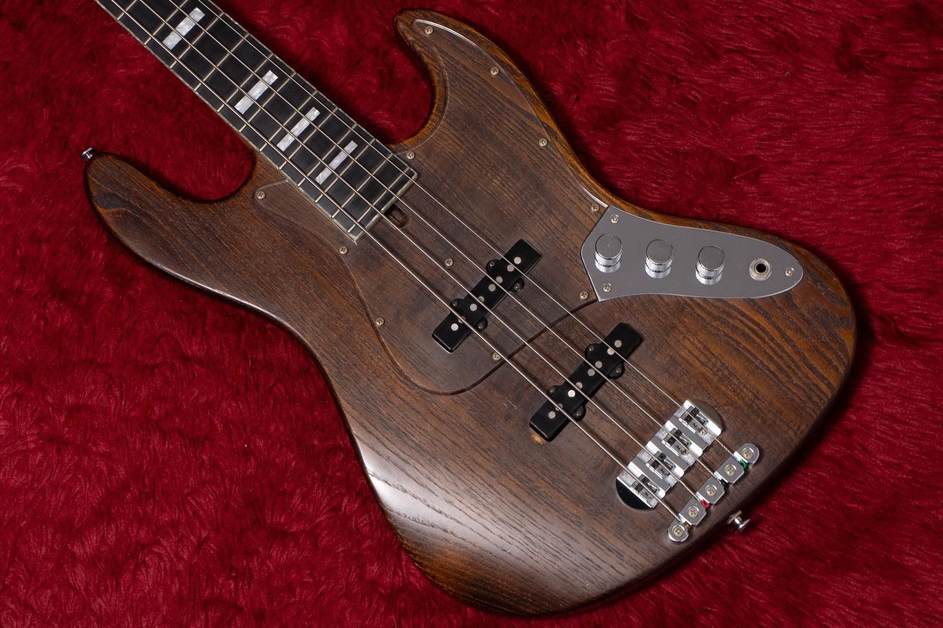 WOOD LINE ASH4 BLK/OIL (Bacchus)