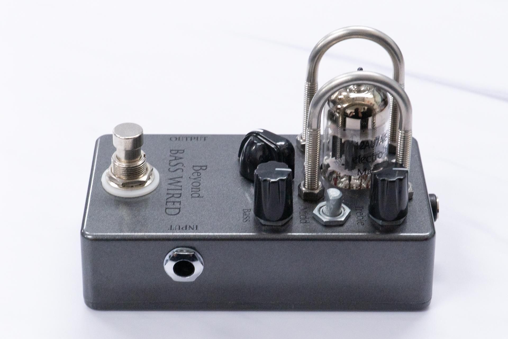 used】Beyond / Tube Preamp Bass Wired Blue LED #BW00115【GIB