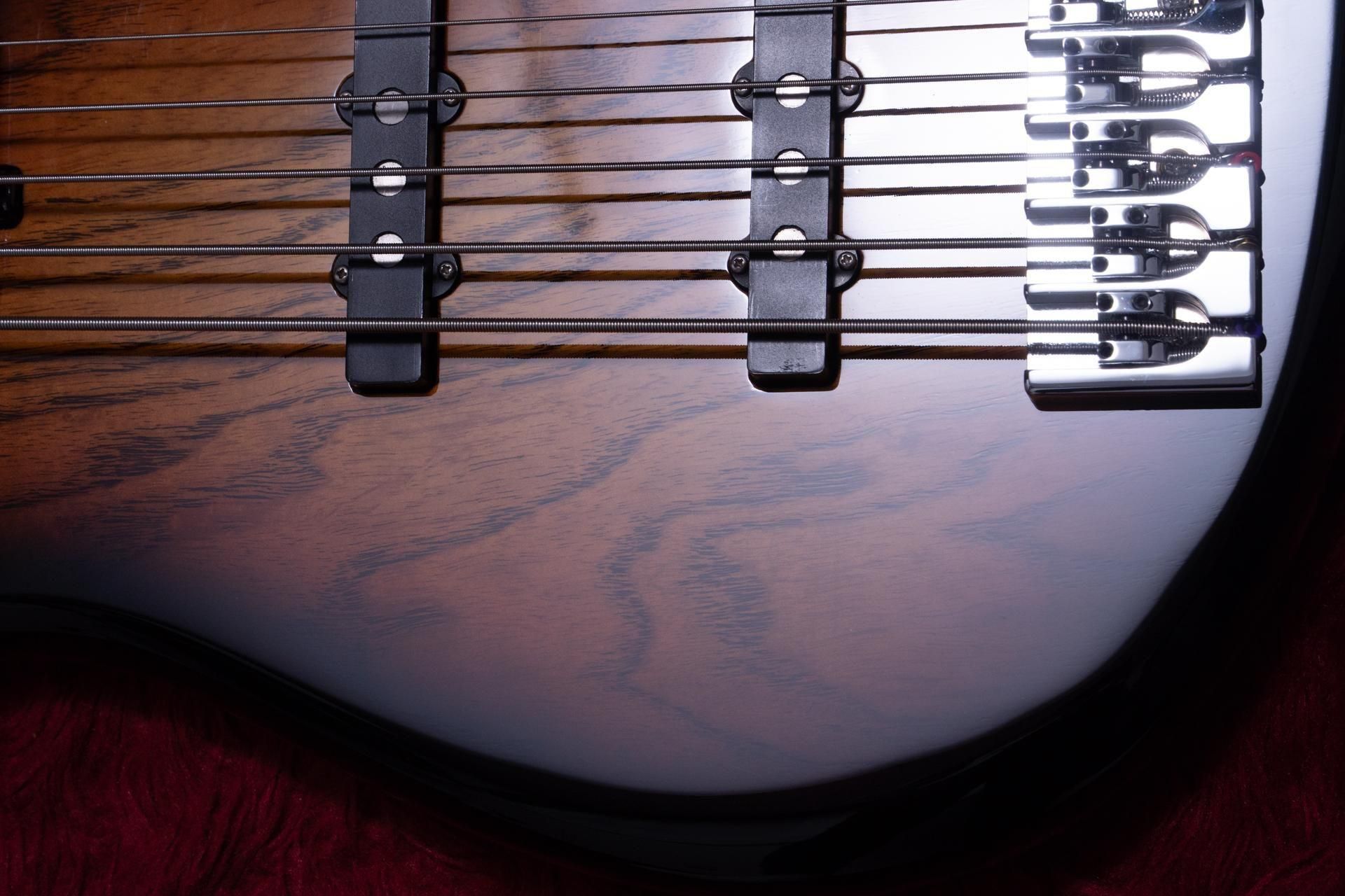 【美品】Red House Guitars Esperanza 5弦ベース 入荷情報】RED HOUSE – Paddle out Esperanza 5st/21 FM｜島村