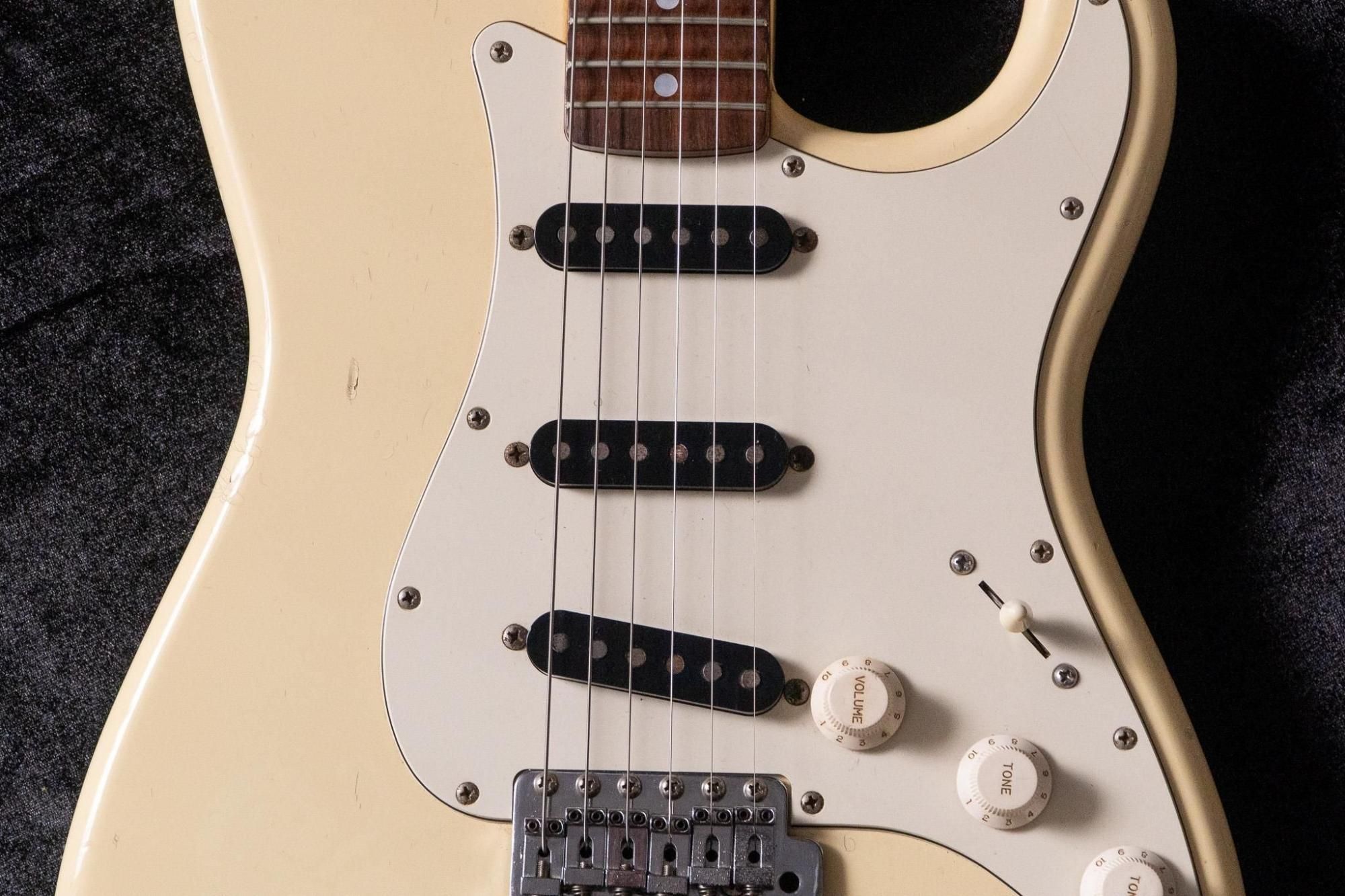 FenderJAPAN ストラトキャスター Eシリアル ST72-65 配送員設置 Japan Fender ST72-65 Eシリアル ストラトキャスター