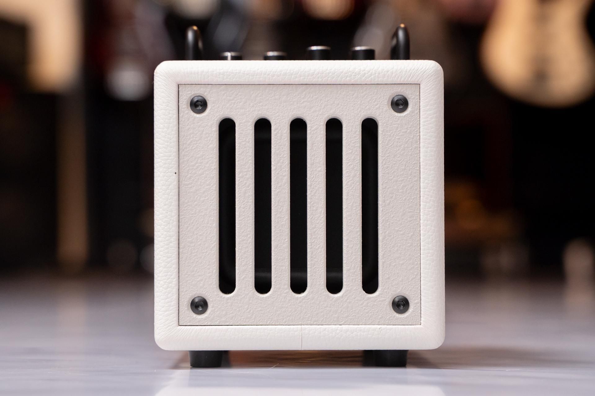 箱有・ベースアンプ Phil Jones Bass NANOBASS X4 白 Amazon | Phil Jones Bass (PJB) NANOBASS X4 White ベース