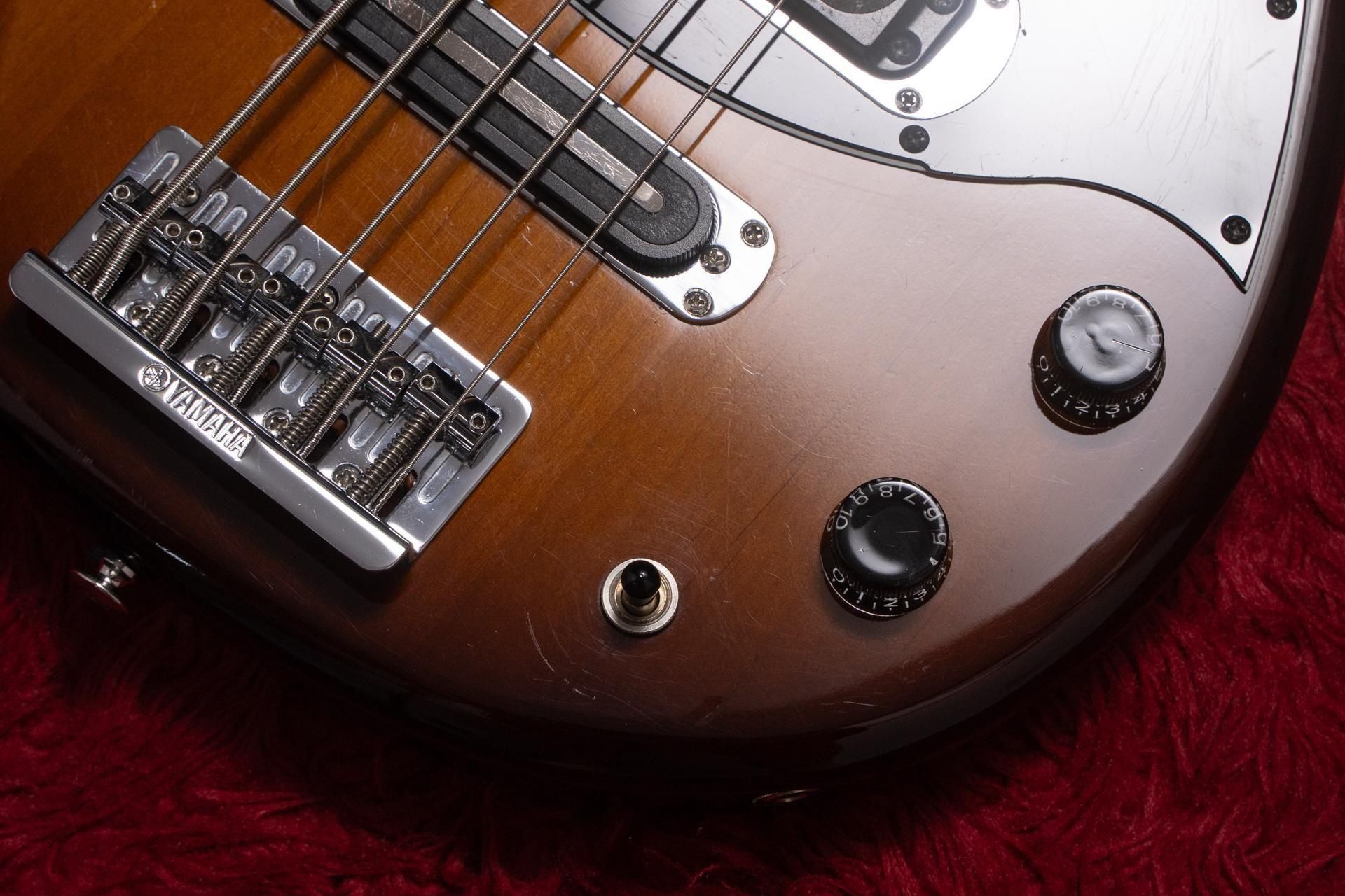 YAMAHA BB1025 (VWH) ５弦パッシブベース YAMAHA BB1025 (VWH) 5弦パッシブベース YAMAHA BB1025 5弦ベース