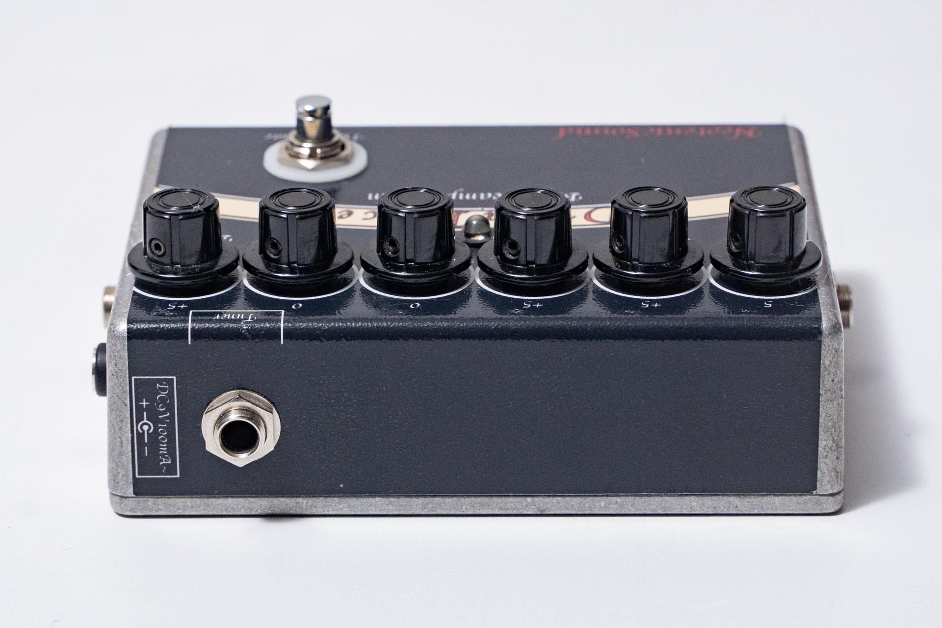 ギター NeotenicSound DynaForce Bass Preamp NeotenicSound DynaForce Bass Preamp