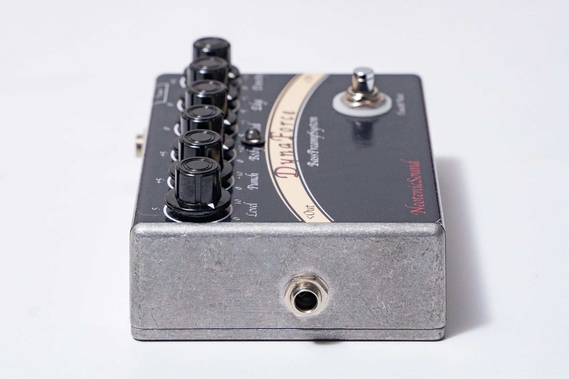 ギター NeotenicSound DynaForce Bass Preamp NeotenicSound DynaForce Bass Preamp