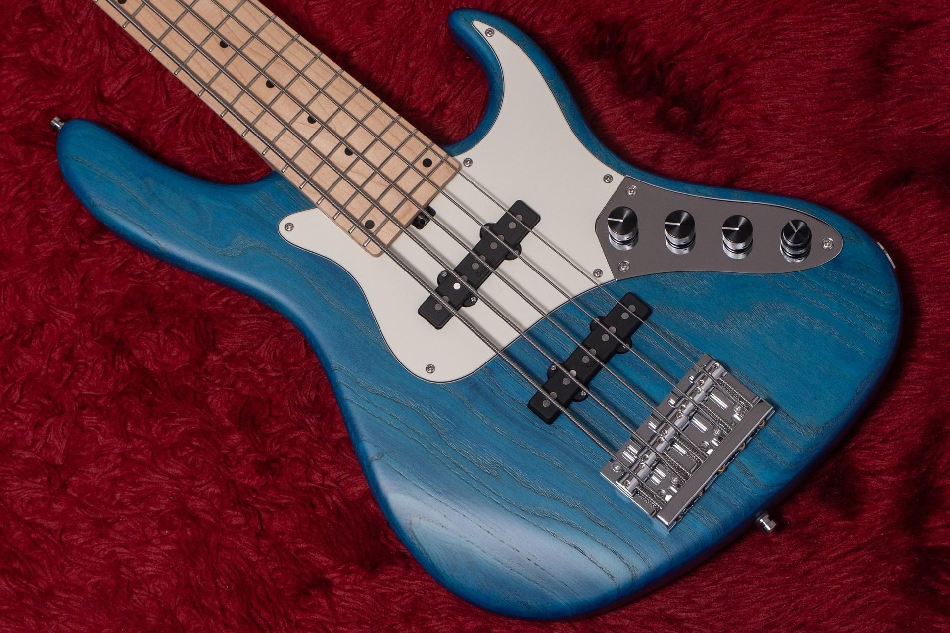 SEEN エクスプローラーベース ESP Guitars JAPAN🤟🏼🎸 on X: 