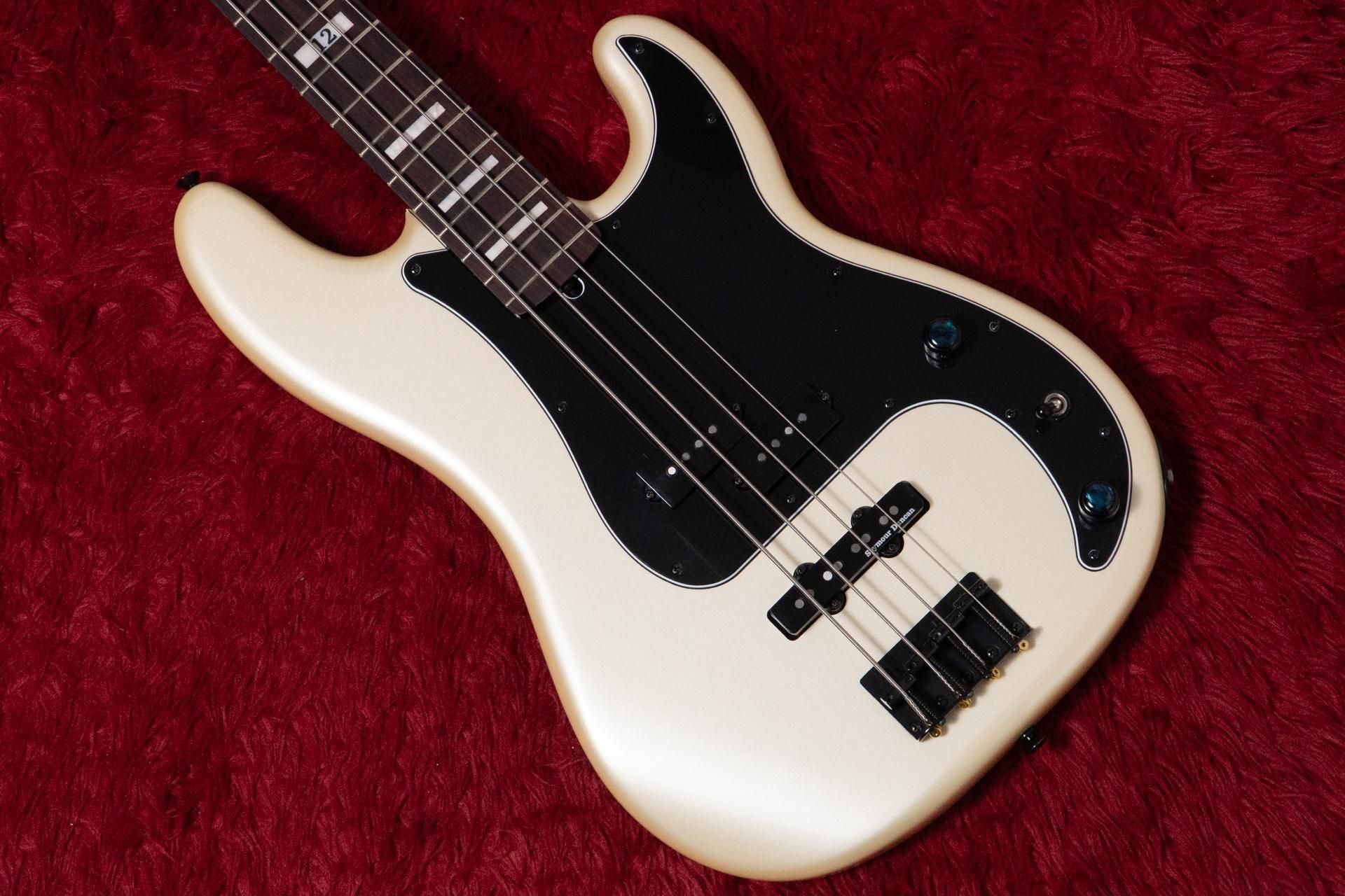 used】Fender / Duff McKagan Deluxe Precision Bass White Pearl 2023