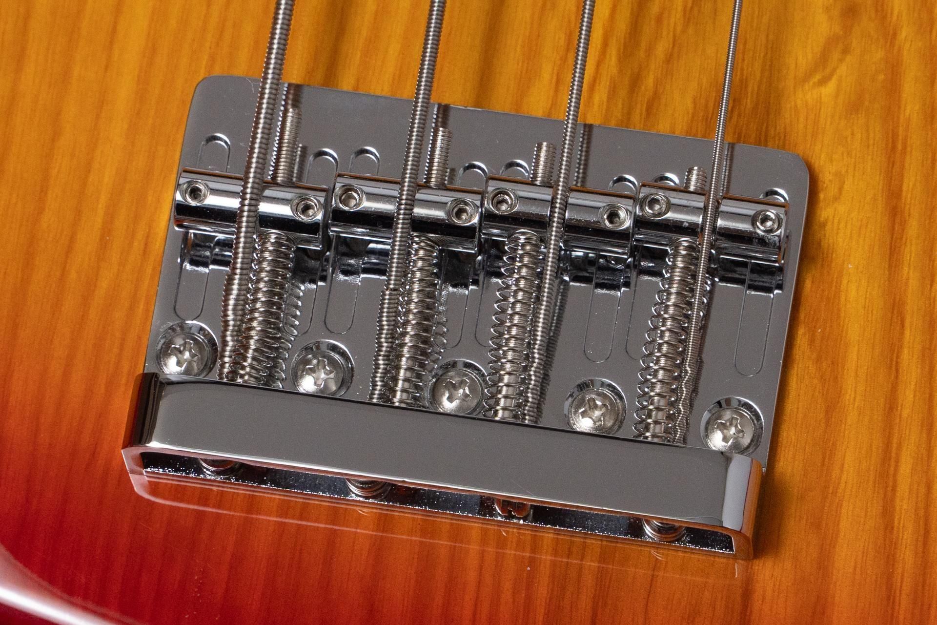 신품】woofy basses/ONE series Cavalier 4 Cherry Sunburst | Geek IN Box