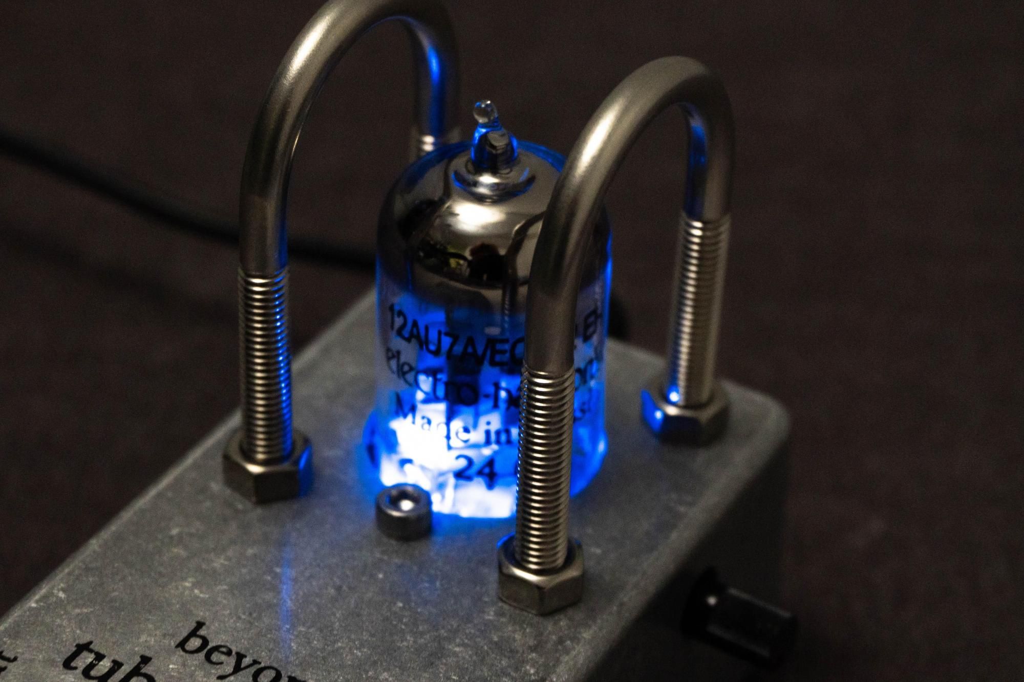 ギター beyond tube buffer 2S BLUE LED new】Beyond / tube buffer 2S GIB Limited Edition Blue LED【GIB兵庫
